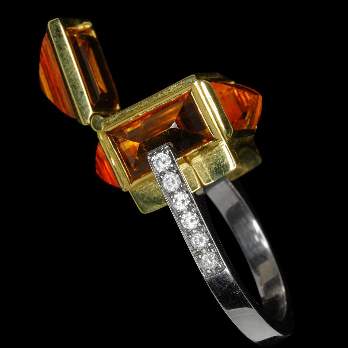 Brutalist Chamber Ring in 18 Karat Yellow and White Gold, Citrine and Diamonds For Sale 10