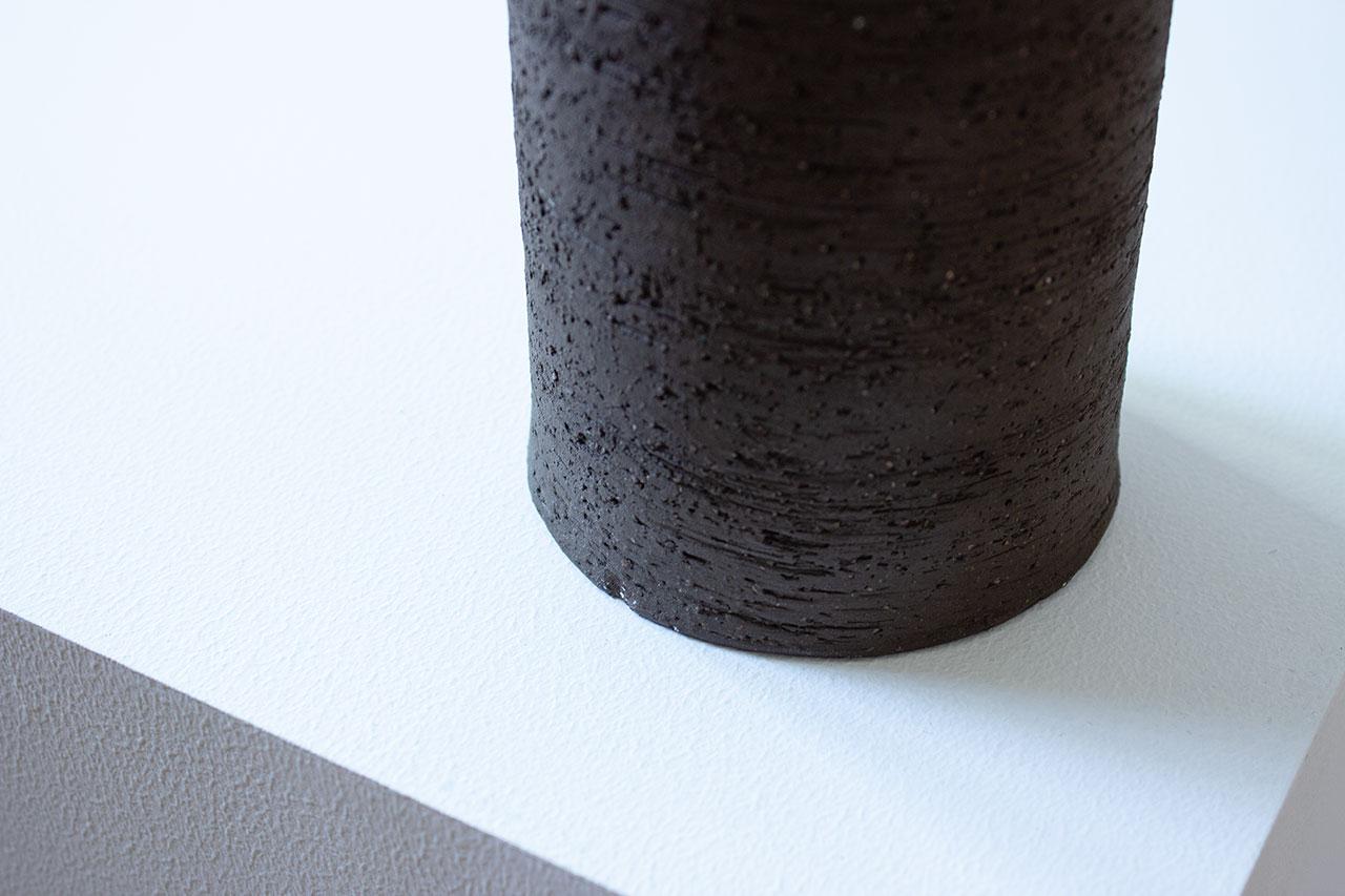 Vaso brutalista in ceramica Chamotte di Inger Persson per Rörstrand, anni '60 In condizioni buone in vendita a Stockholm, Stockholms län