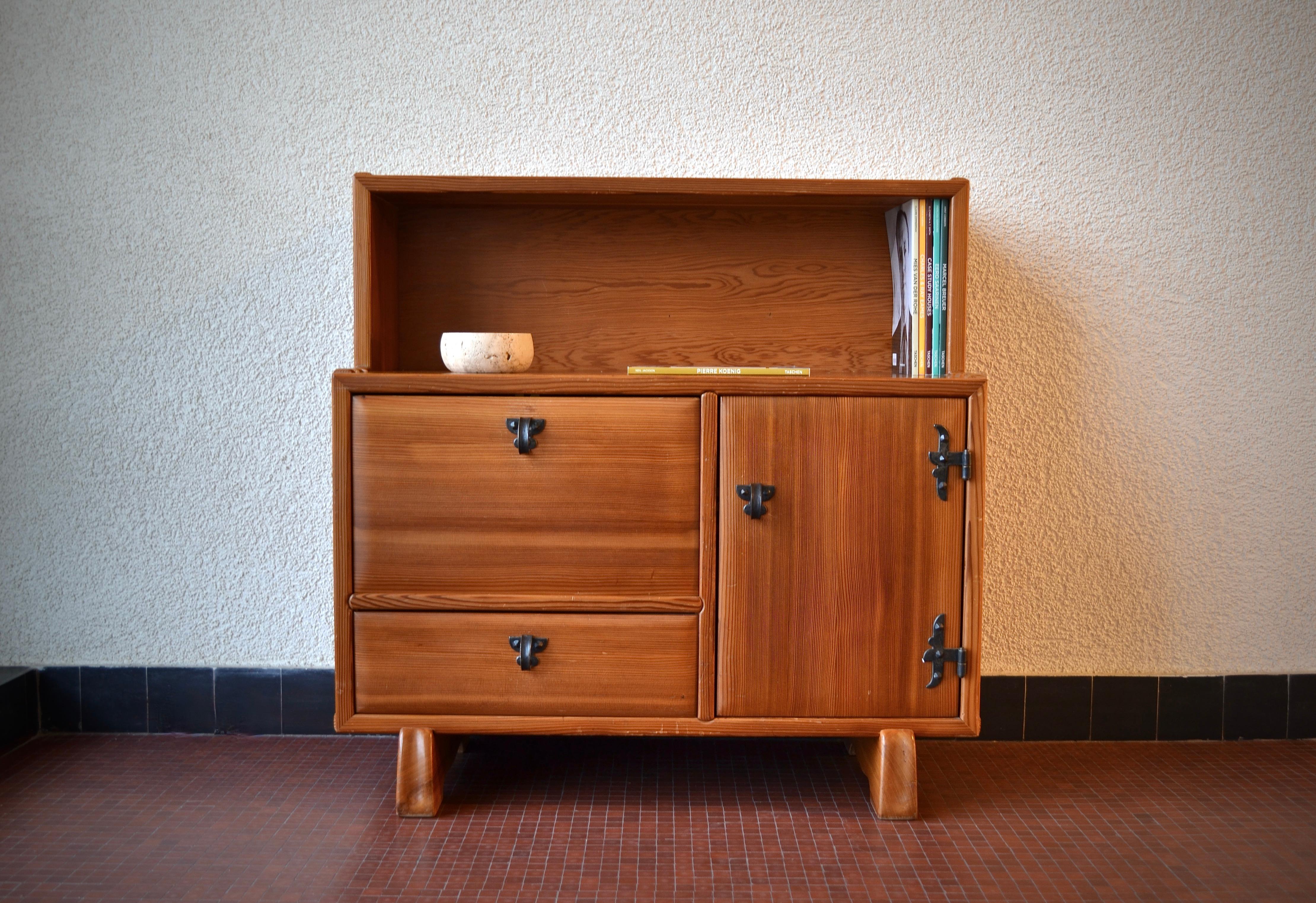 Brutalist Chest of Drawers in Solid Pine, Sproll, Switzerland, 1970s 4