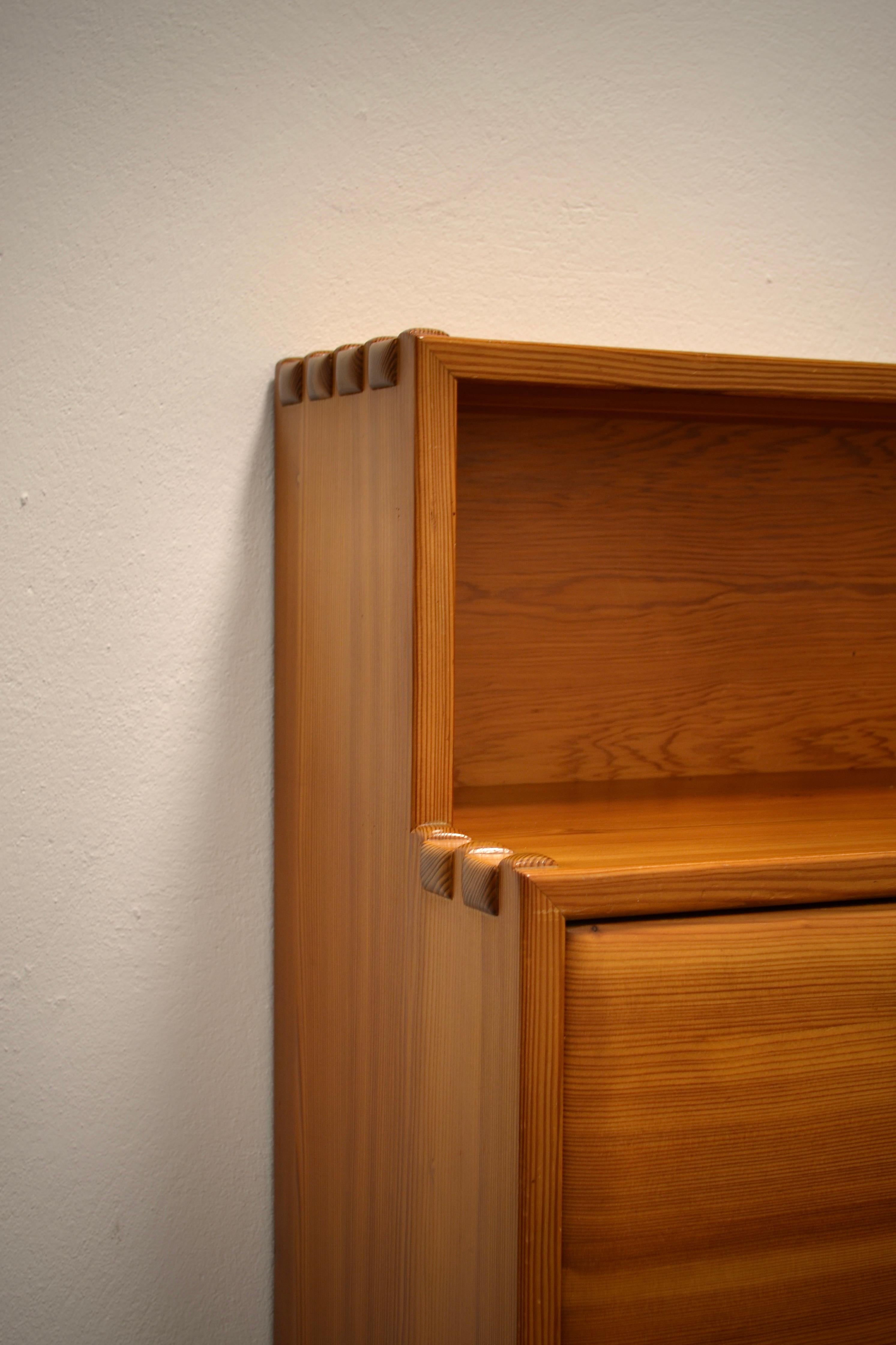 Brutalist Chest of Drawers in Solid Pine, Sproll, Switzerland, 1970s In Good Condition In La Tour-de-Peilz, CH