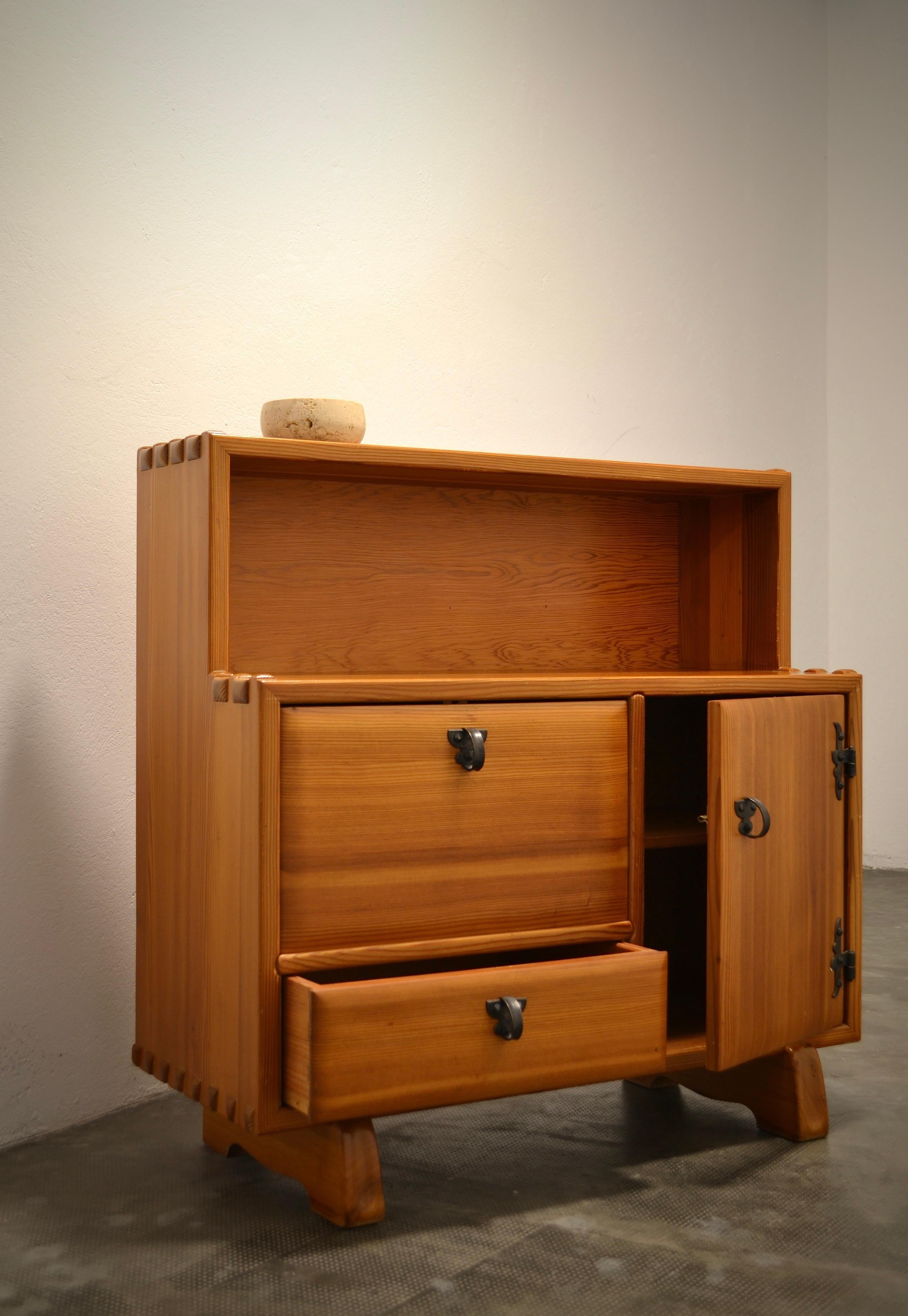Brutalist Chest of Drawers in Solid Pine, Sproll, Switzerland, 1970s 1