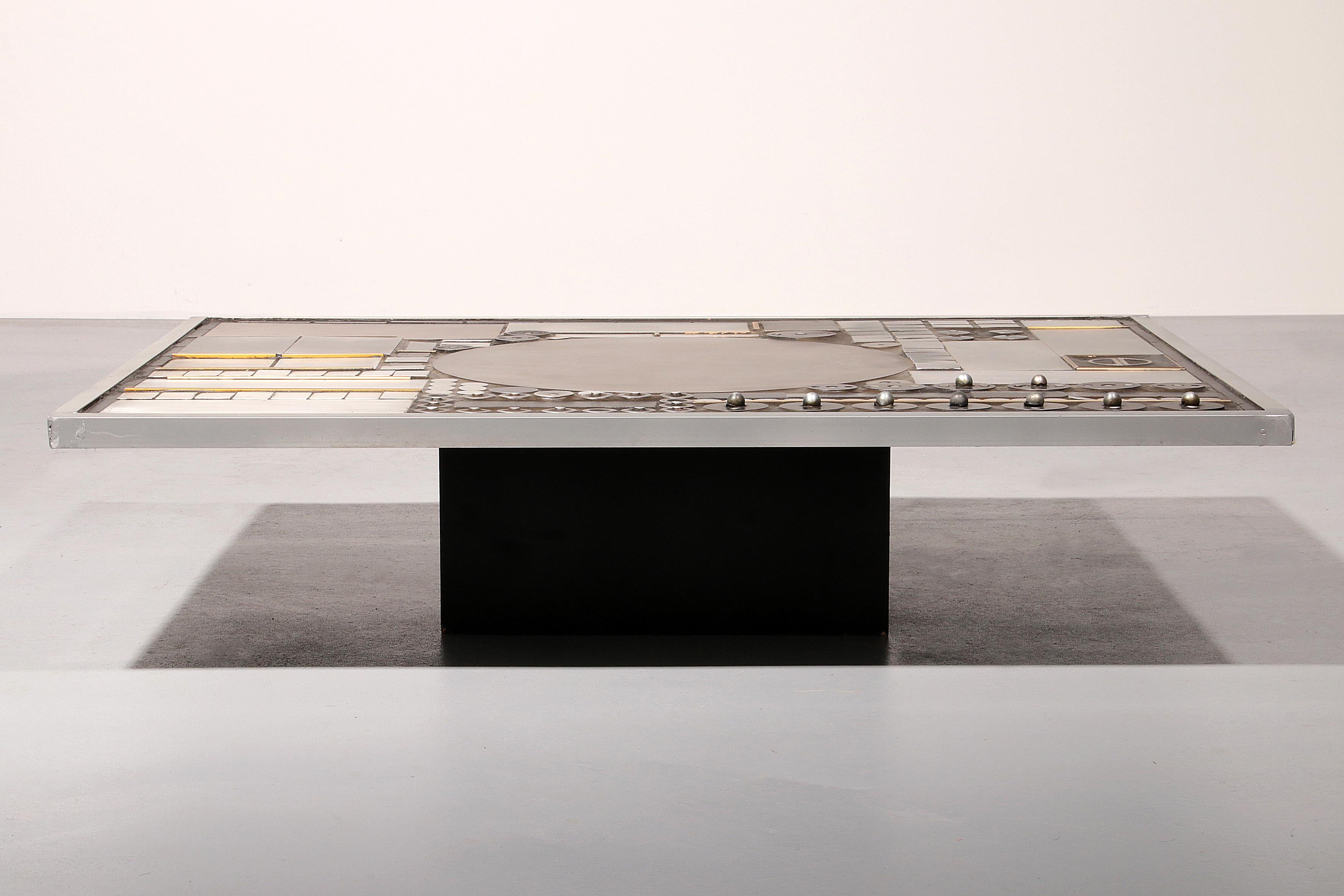 Belgian Brutalist coffee table by Raf Verjans For Sale