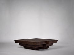 Tavolino in stile brutalista, personalizzabile, in rovere massiccio marrone scuro, Taes di Mokko