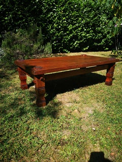 table basse brutaliste
