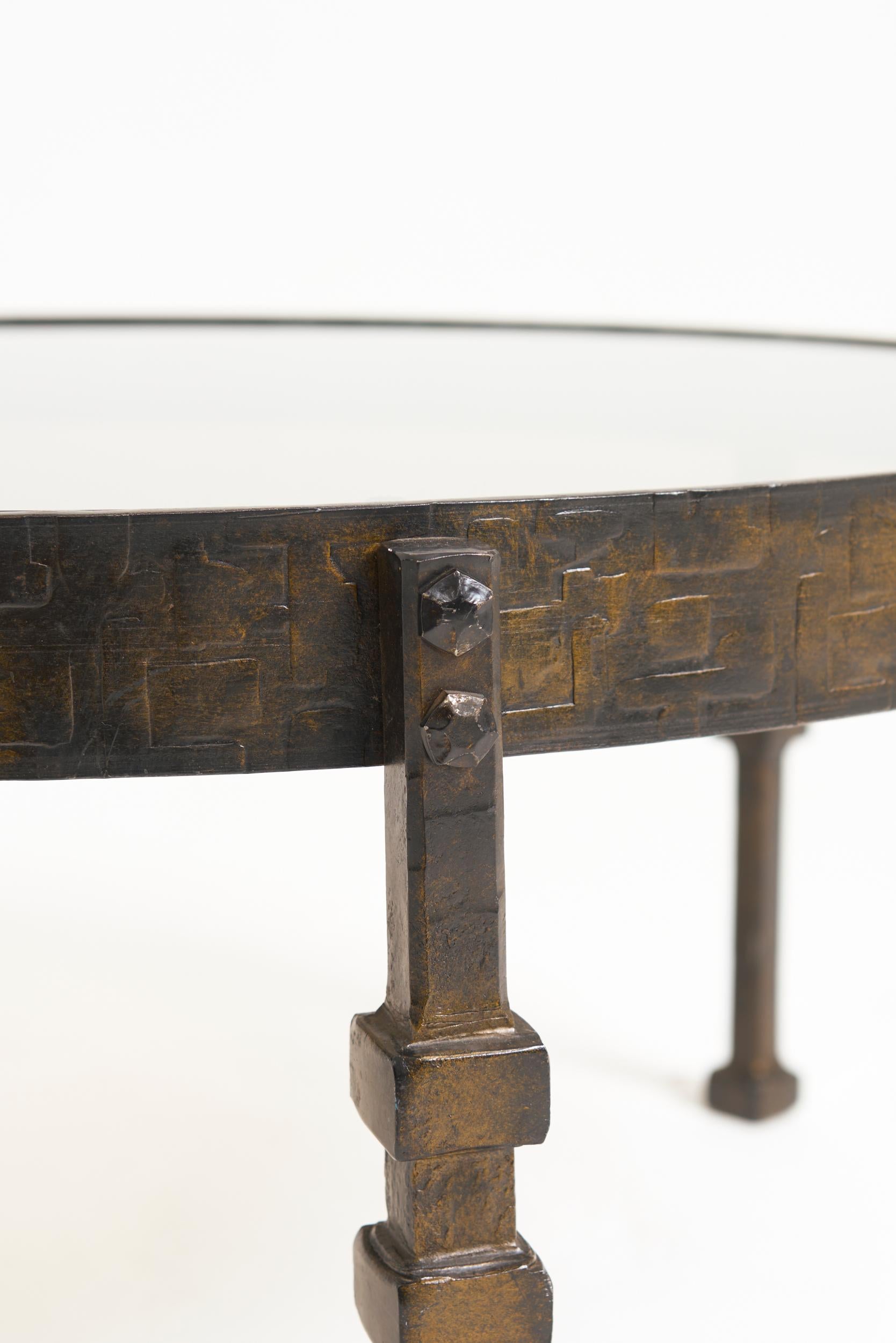Mesa baja brutalista Francés en venta