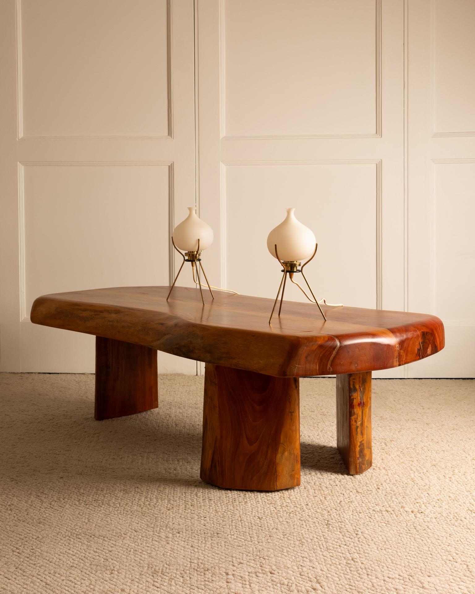 Français Table basse brutaliste