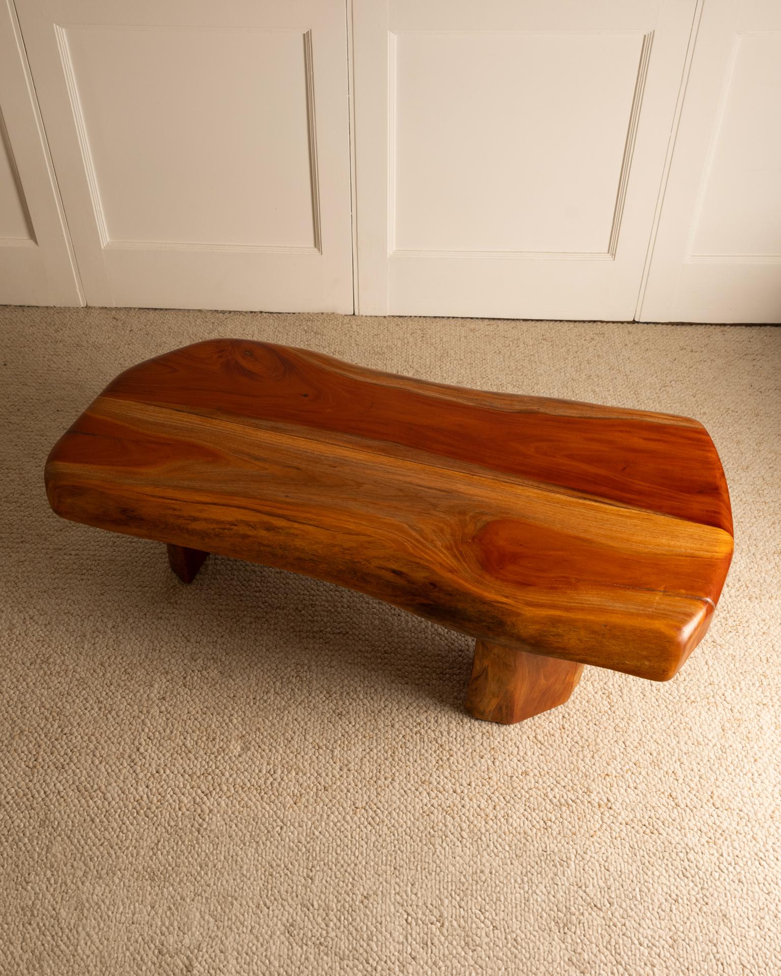 Table basse brutaliste 1