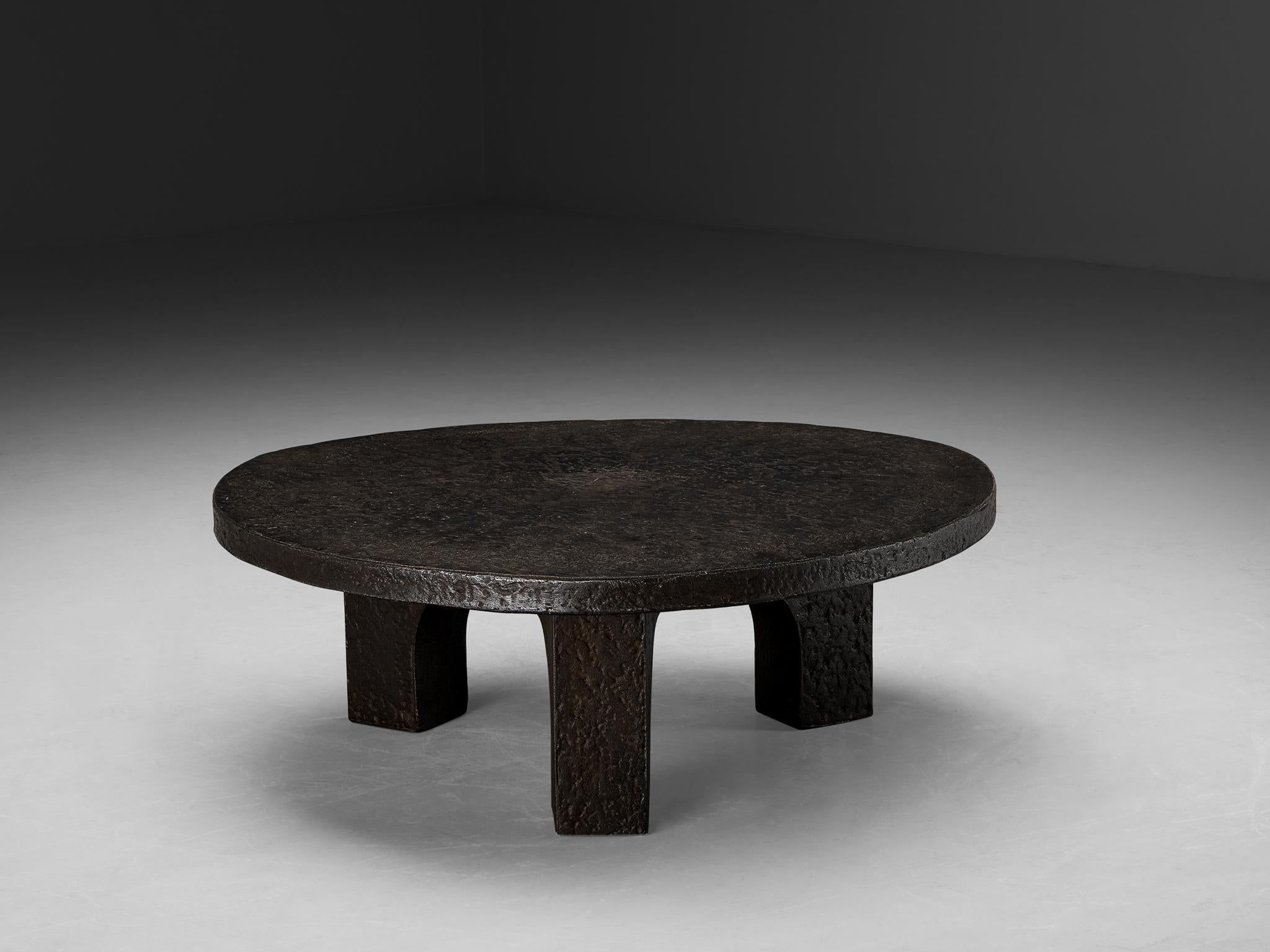 Brutalismo Tavolino da caffè brutalista in resina nera A. Stone