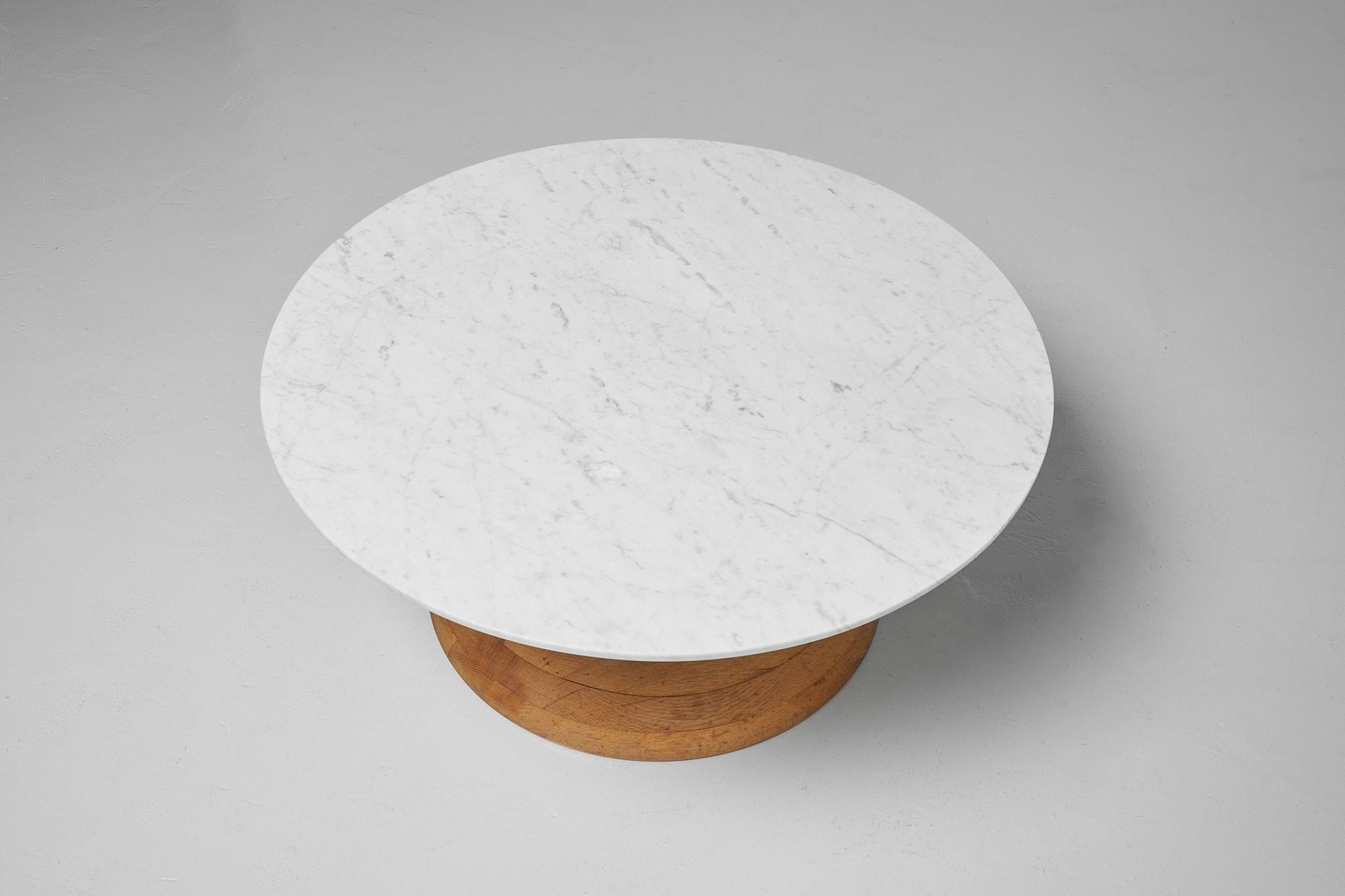 French Brutalist coffee table in oak and marble France 1960 For Sale