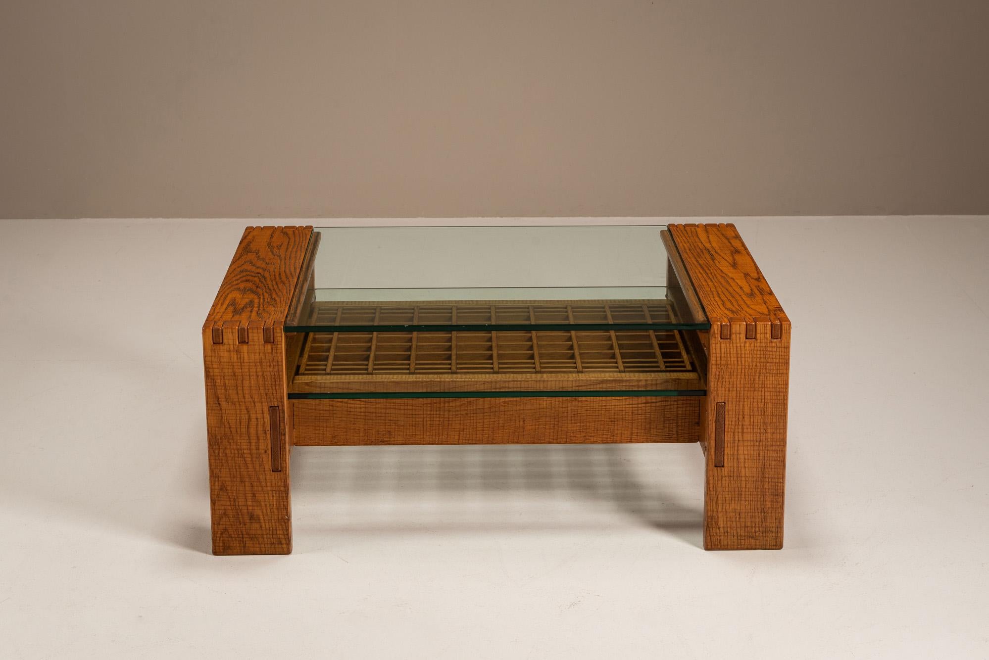Brutalist Coffee Table in Slavonian Oak by Giuseppe Rivadossi, Italy 1970s In Good Condition For Sale In Hellouw, NL