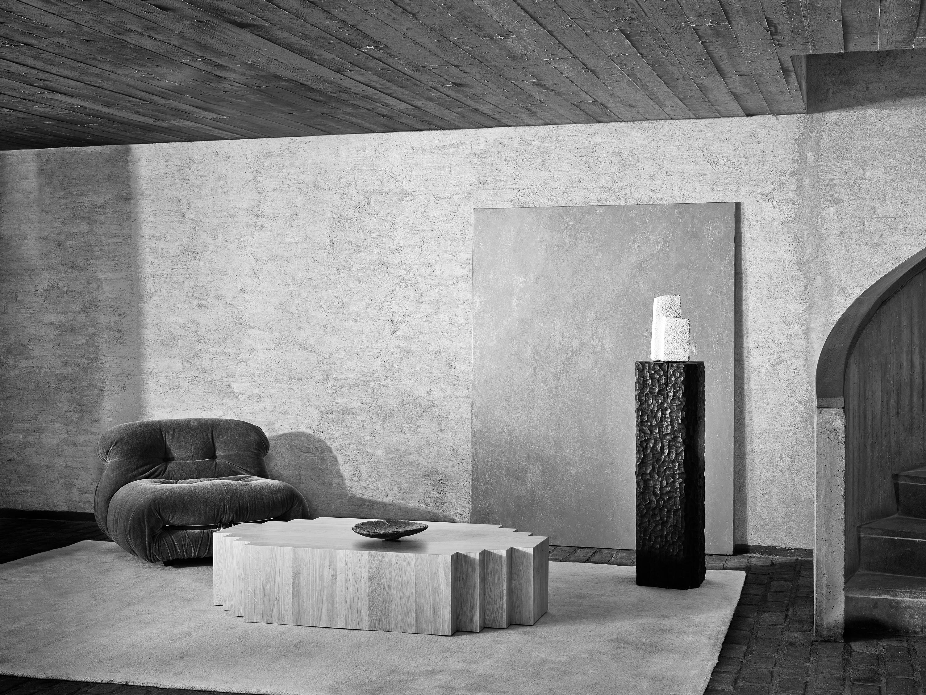 Tavolino da caffè brutalista in massello di Oak Light naturale - Brut di Mokko In condizioni Nuovo in vendita a Amsterdam, NL
