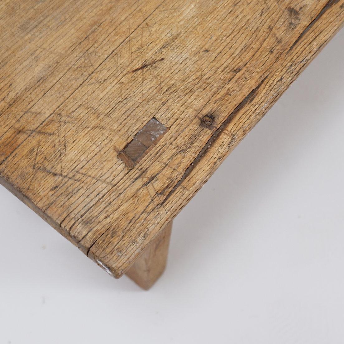 20ième siècle Brutalist coffee table in solid wood en vente