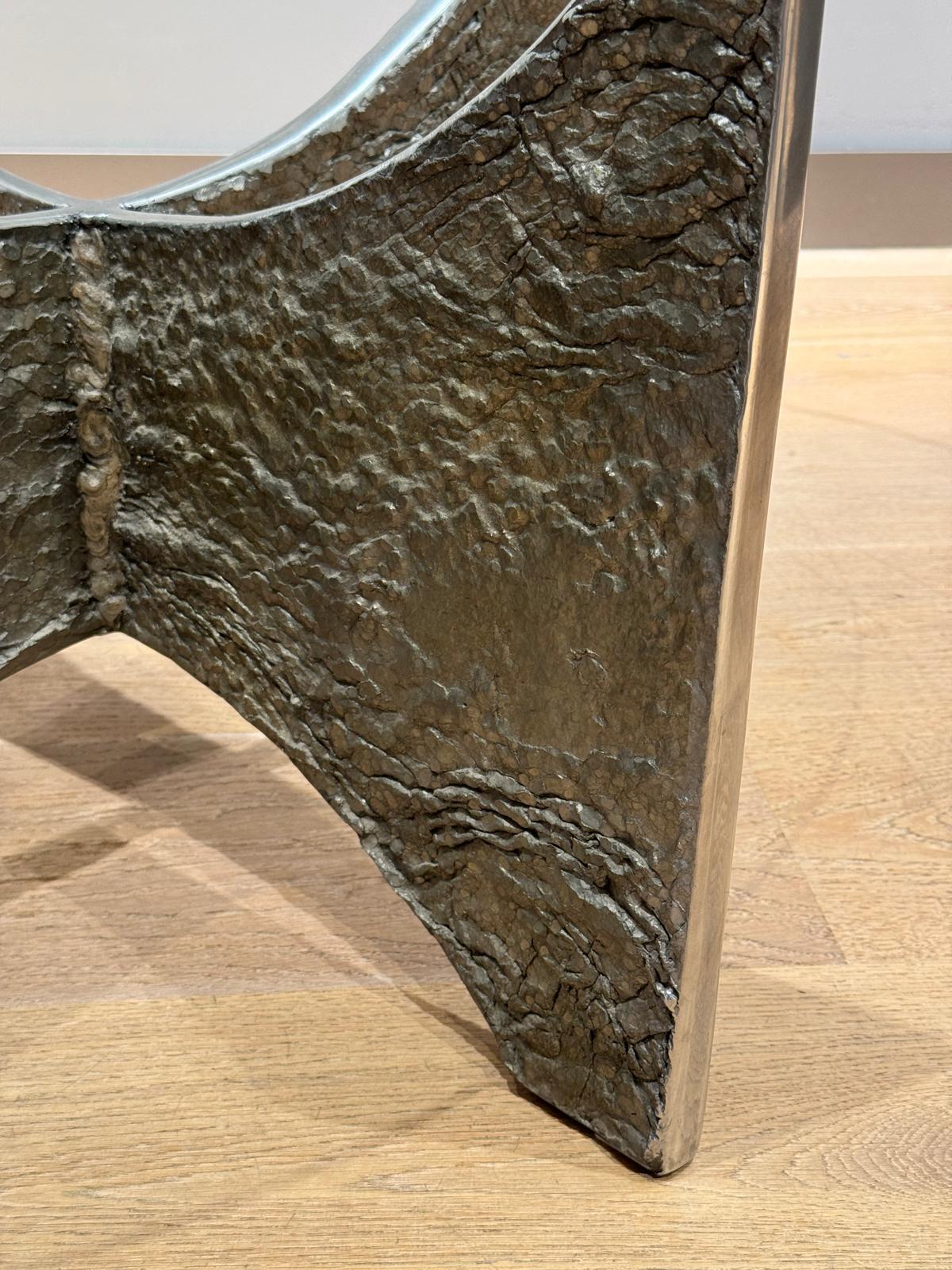 Table basse brutaliste du milieu du siècle dernier en vente 7