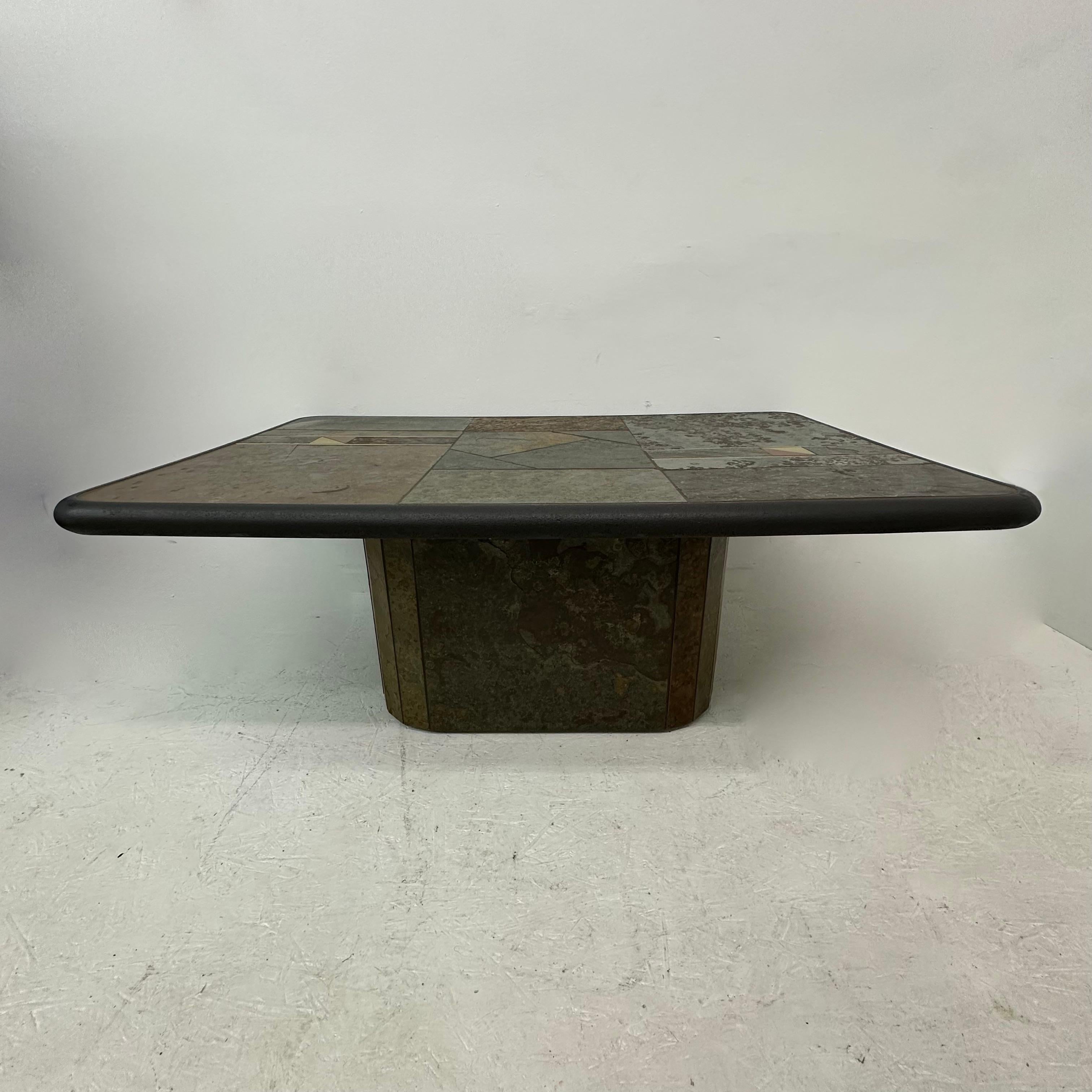 Mid-Century Modern Table basse brutaliste en pierre naturelle, années 1970 en vente