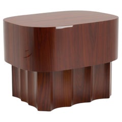 Hochglänzender Mahagoni-Couchtisch, skulpturales Design, Neu, 2025