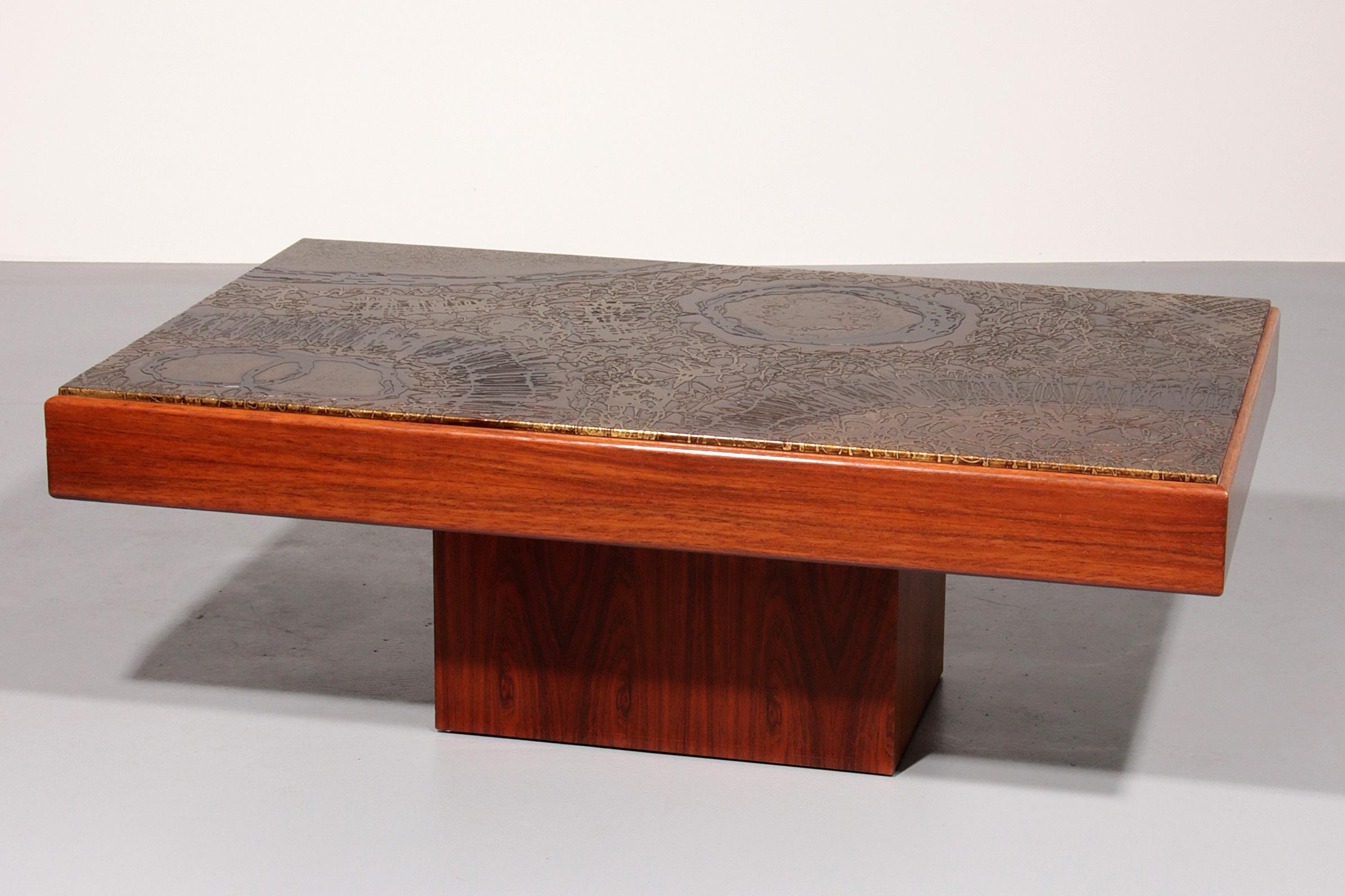 Brutalist Coffee Table with Copper Top and Wooden Base 1970 For Sale 5