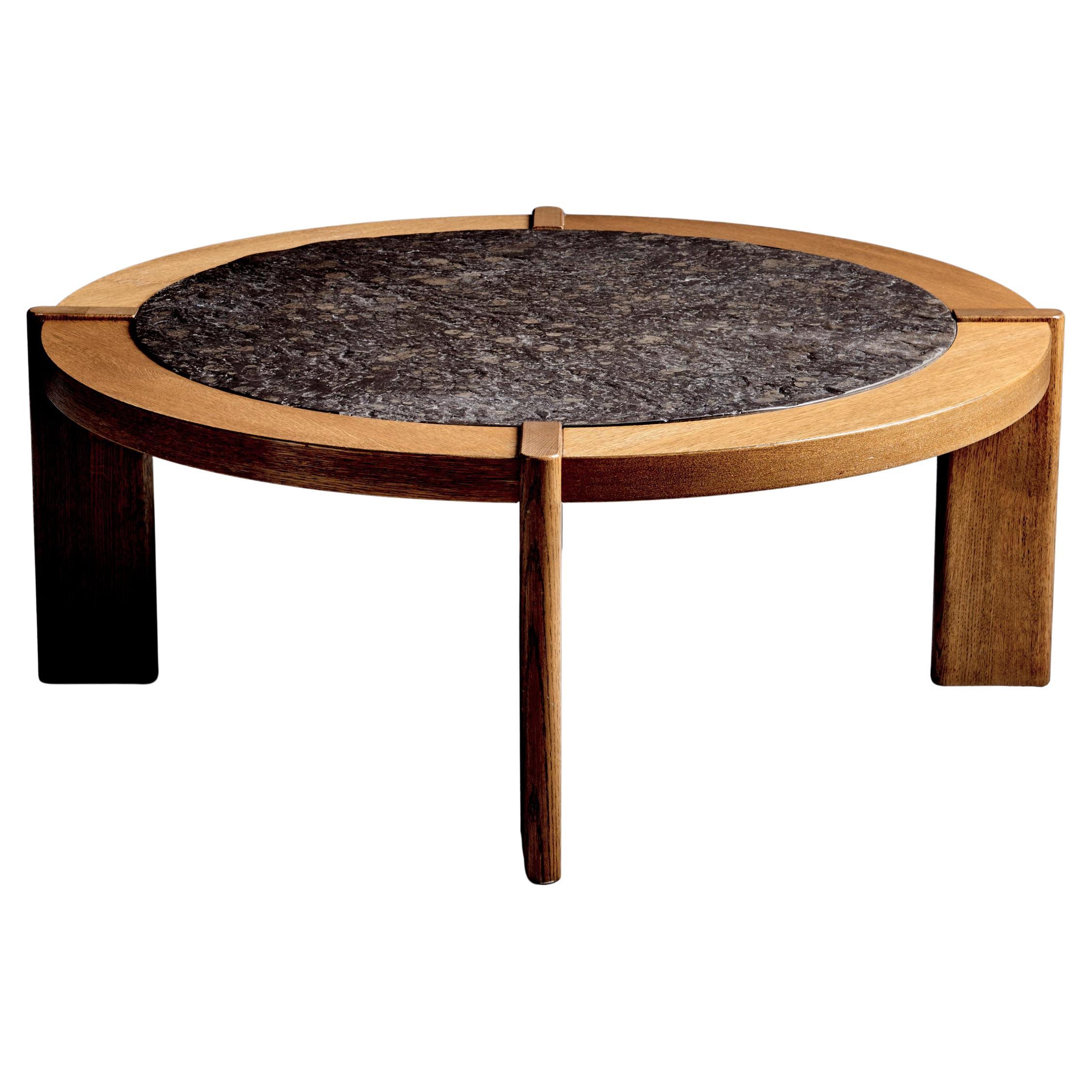 Table basse brutaliste avec plateau en ardoise France, années 1960