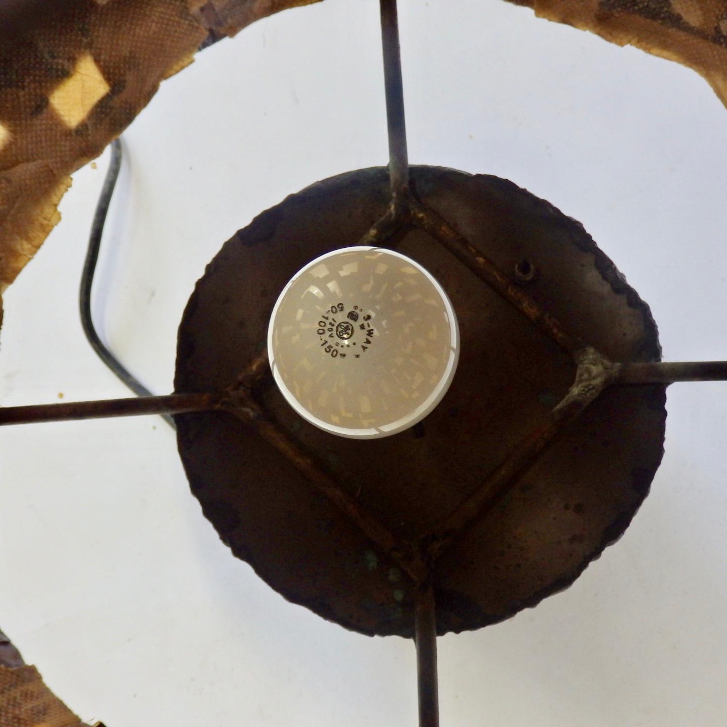 Lampe de table brutaliste en forme de patch de travail en cuivre attribuée à Paul Evans en vente 4