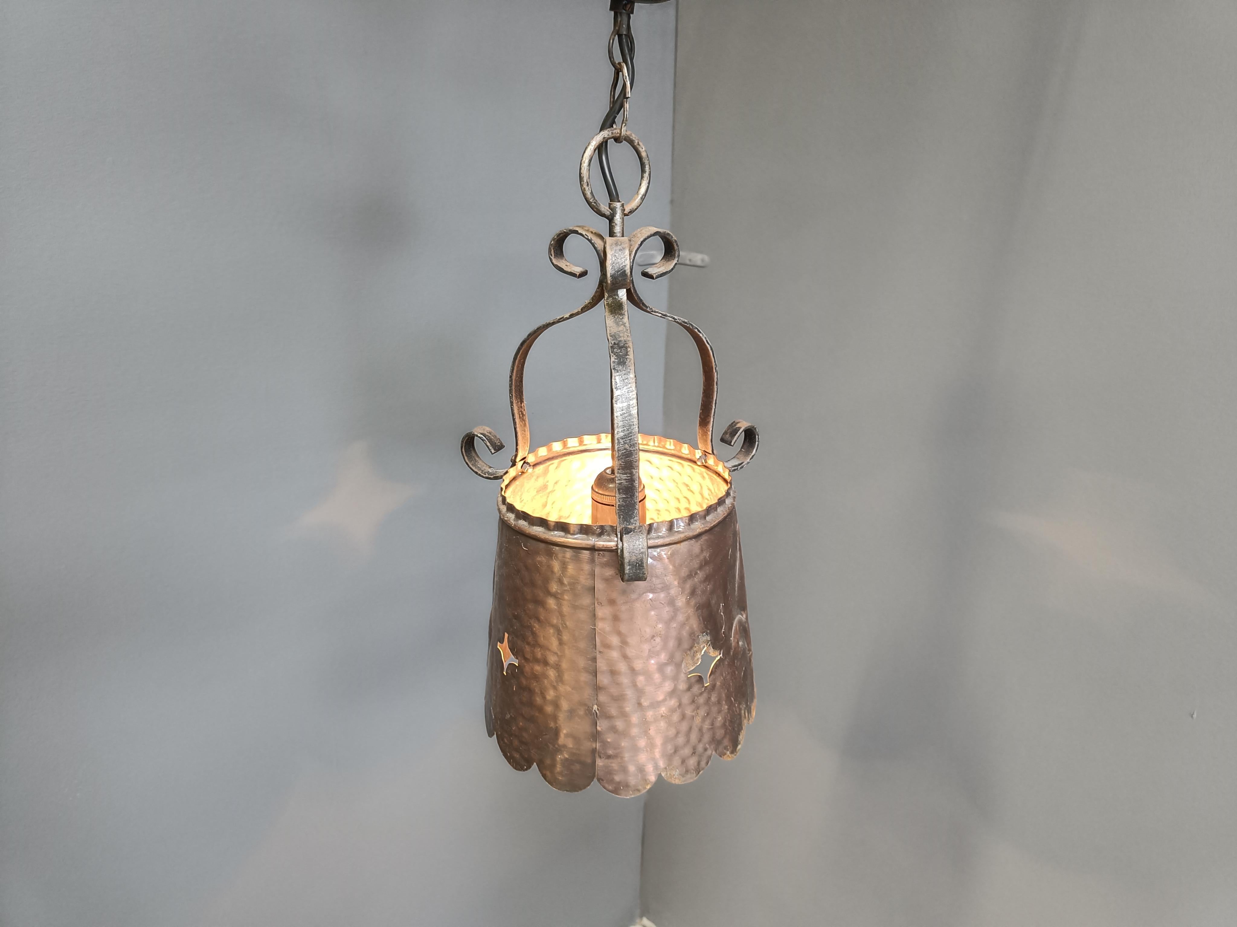 Lampada a sospensione brutalista in rame, anni '70 in vendita 4