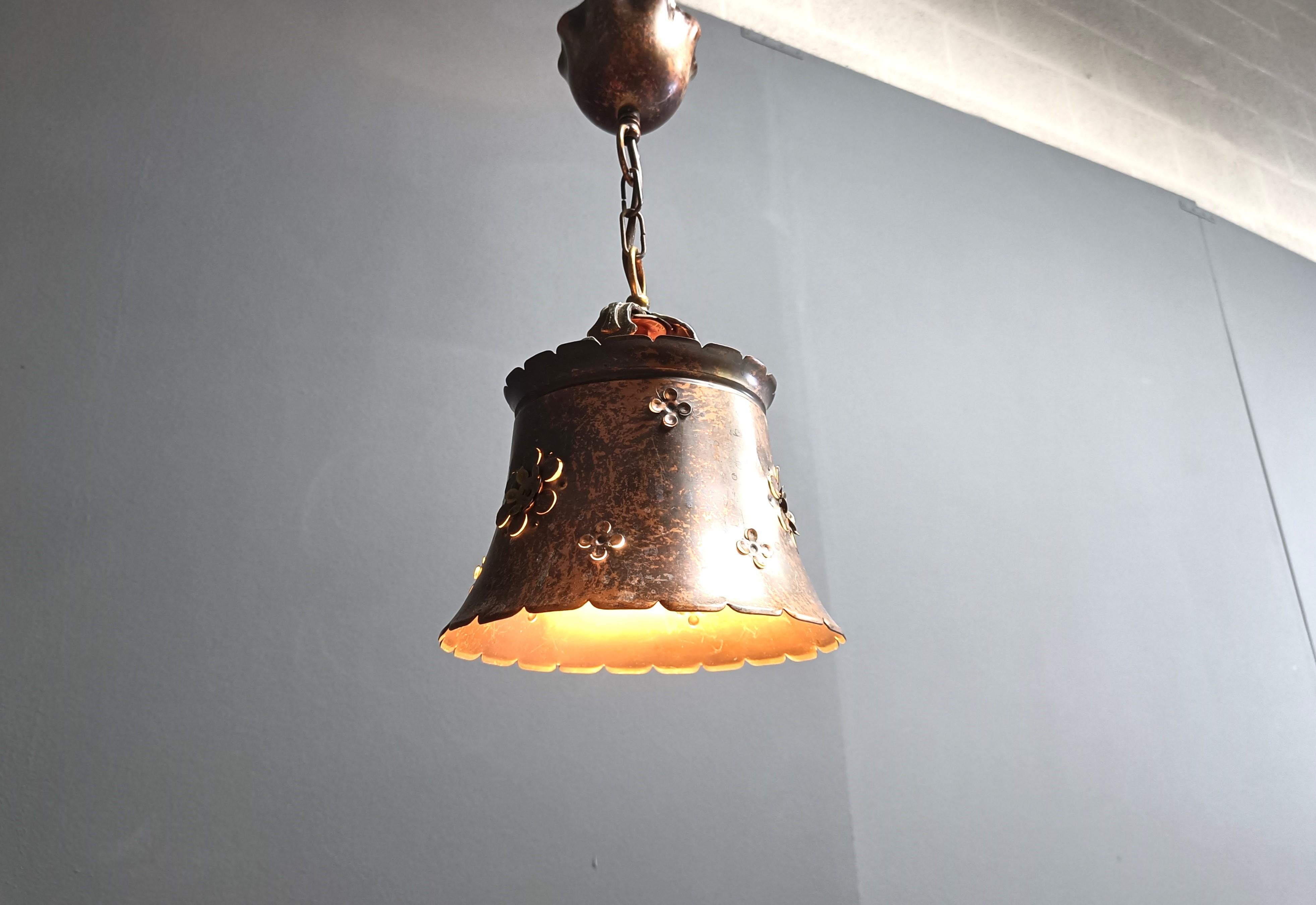 Lampada a sospensione brutalista in rame, anni '70 in vendita 7