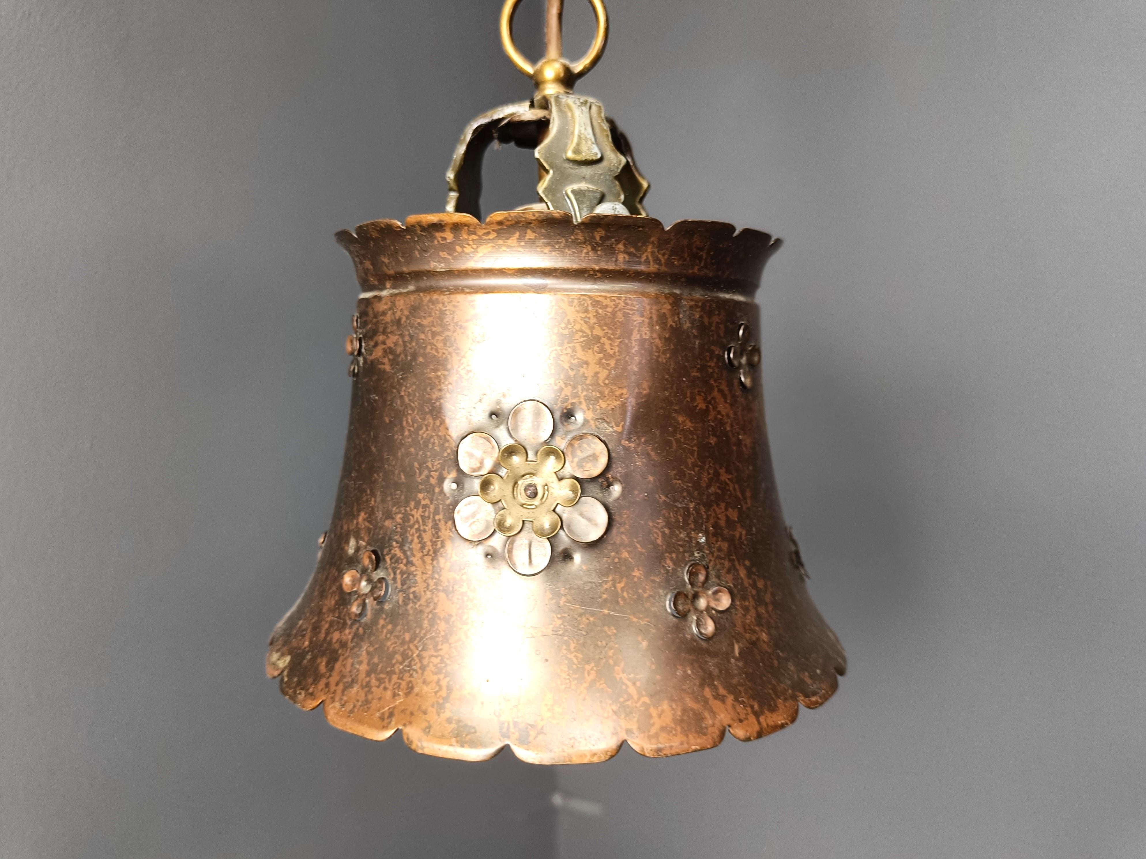 Lampada a sospensione brutalista in rame, anni '70 In condizioni buone in vendita a Leuven, Vlaams Gewest