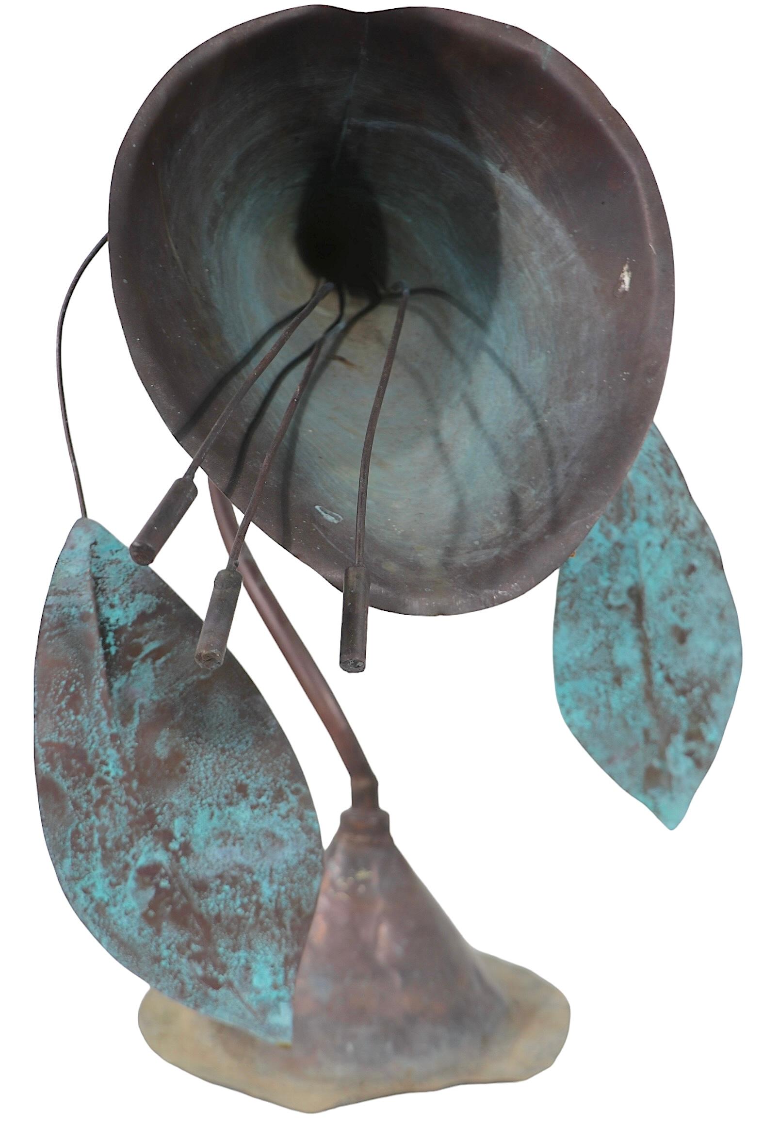 Escultura Brutalista de Cobre Verdigris The Lilly c 1970's en venta 6