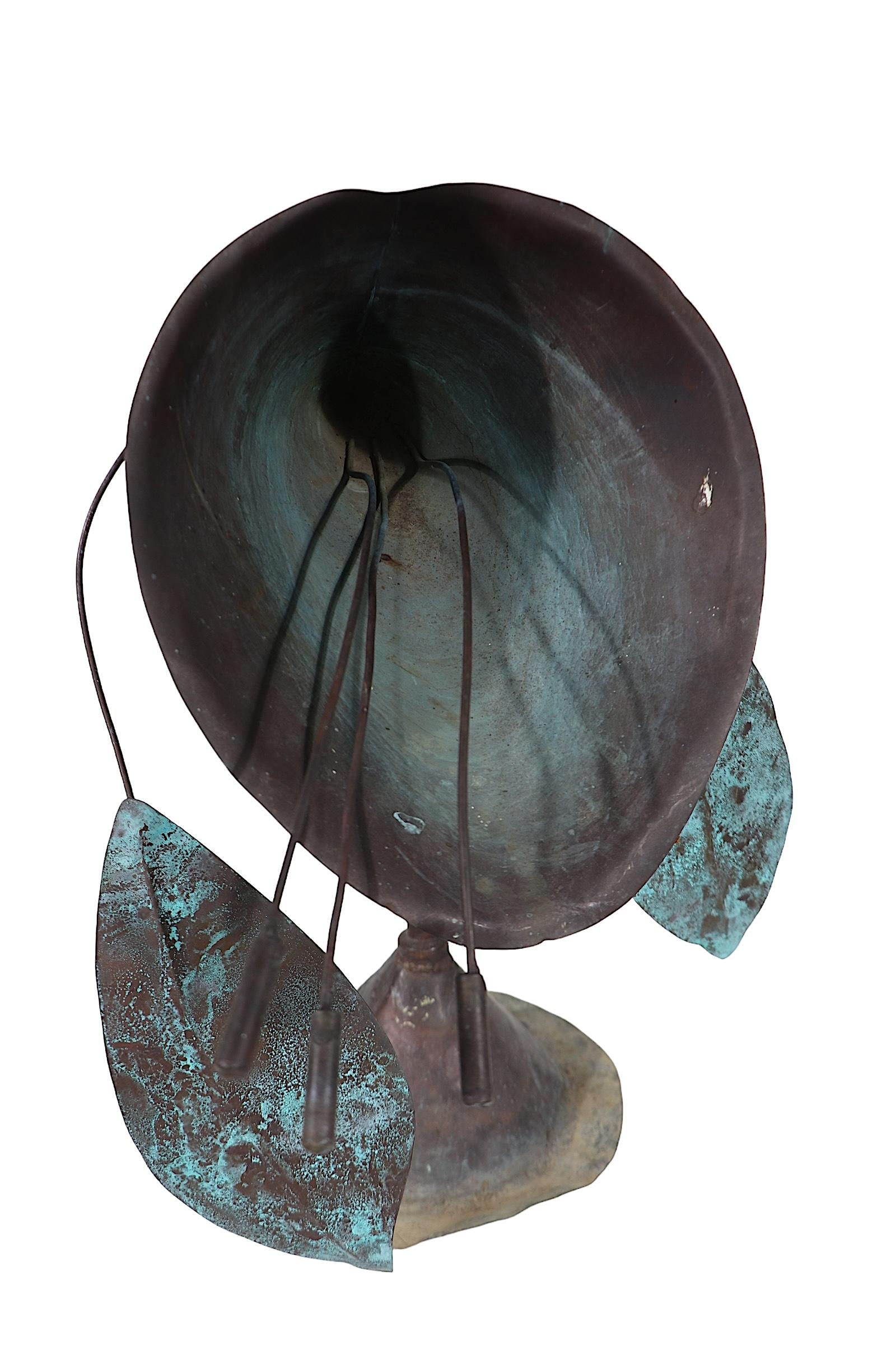 Escultura Brutalista de Cobre Verdigris The Lilly c 1970's en Bueno estado para la venta en New York, NY