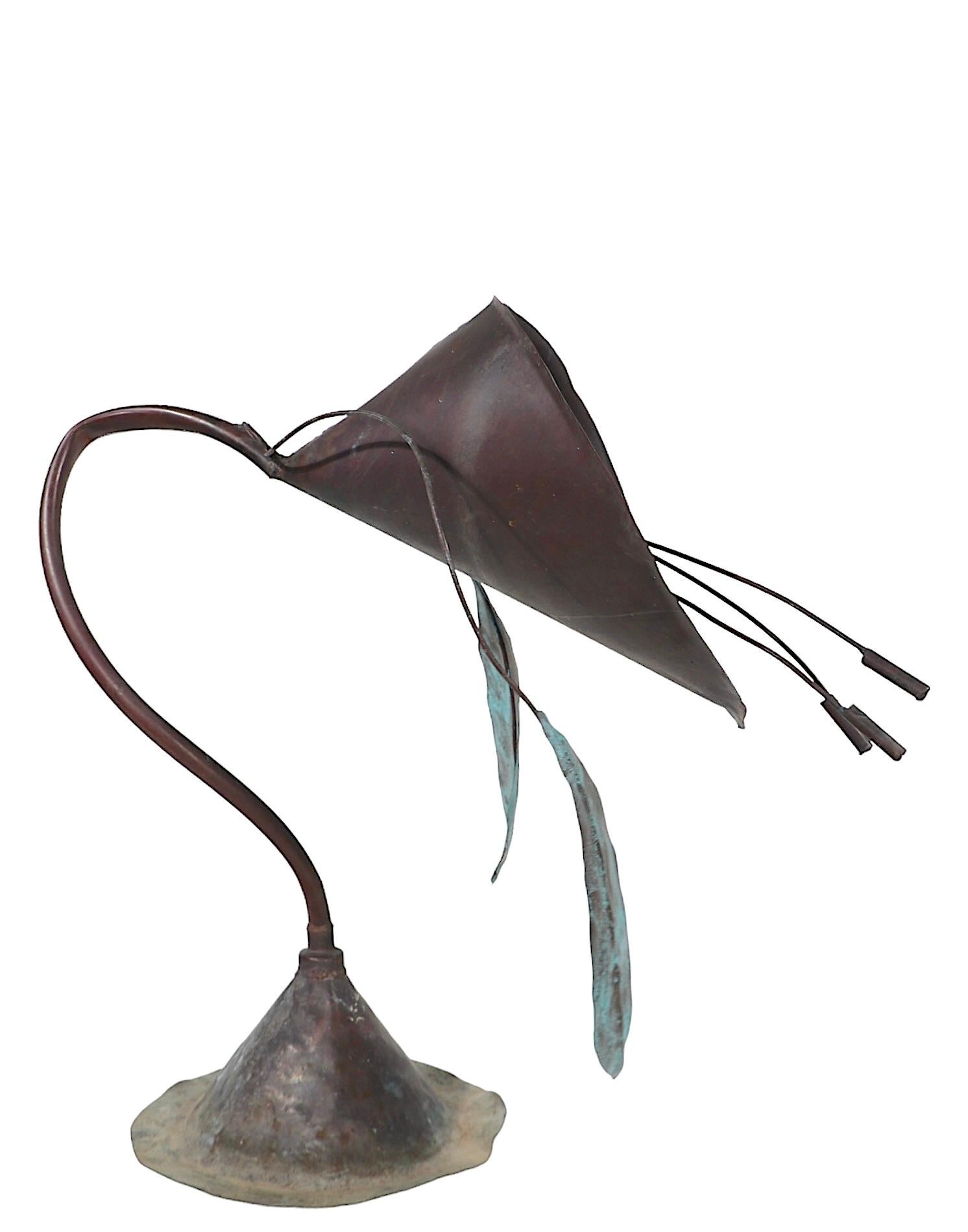 Escultura Brutalista de Cobre Verdigris The Lilly c 1970's en venta 1