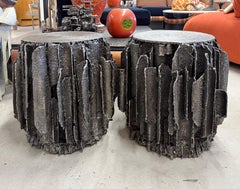 Mesas corintias brutalistas de acero cortado a soplete de James Bearden