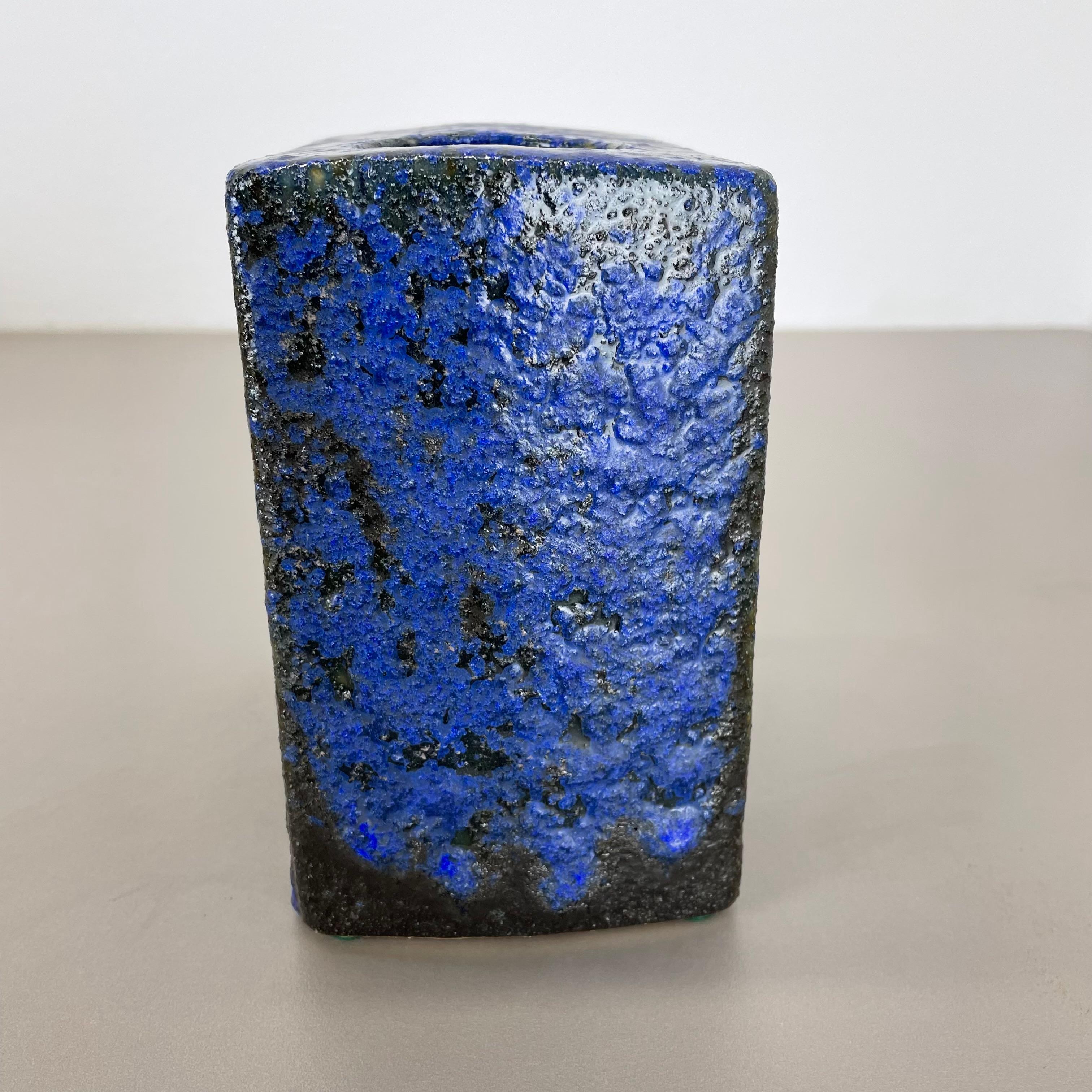 Vase brutaliste en poterie CUBIC Hole de Piet Vest Ceramics, Pays-Bas, 1970 en vente 5