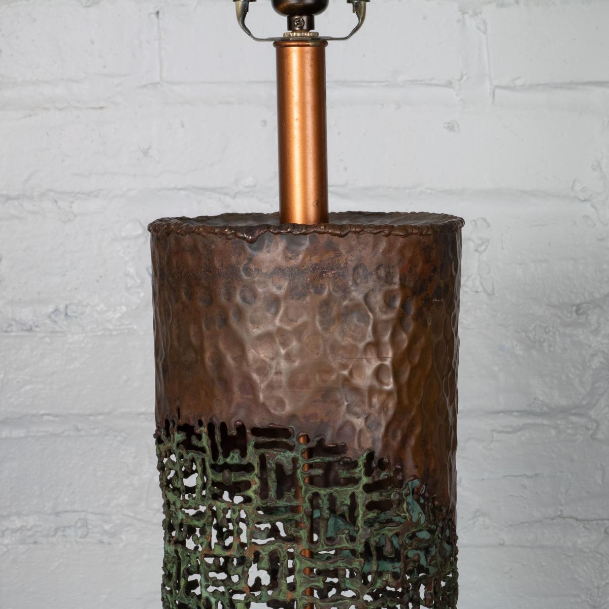 Lampe de table cylindrique brutaliste de Fantoni en vente 2