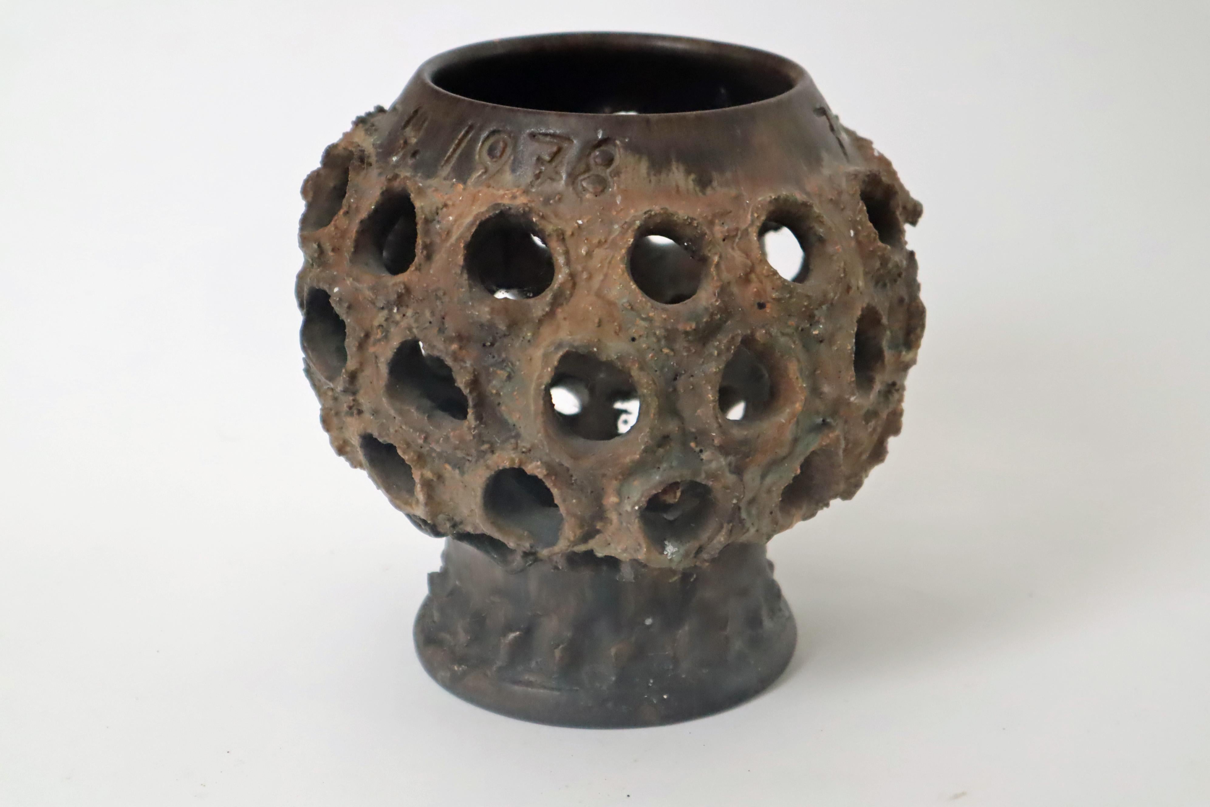 Brutalist Danish Mid Century Ceramic Candle Holder by Judi Kunst, Denmark 1970 In Good Condition For Sale In Hannover, DE