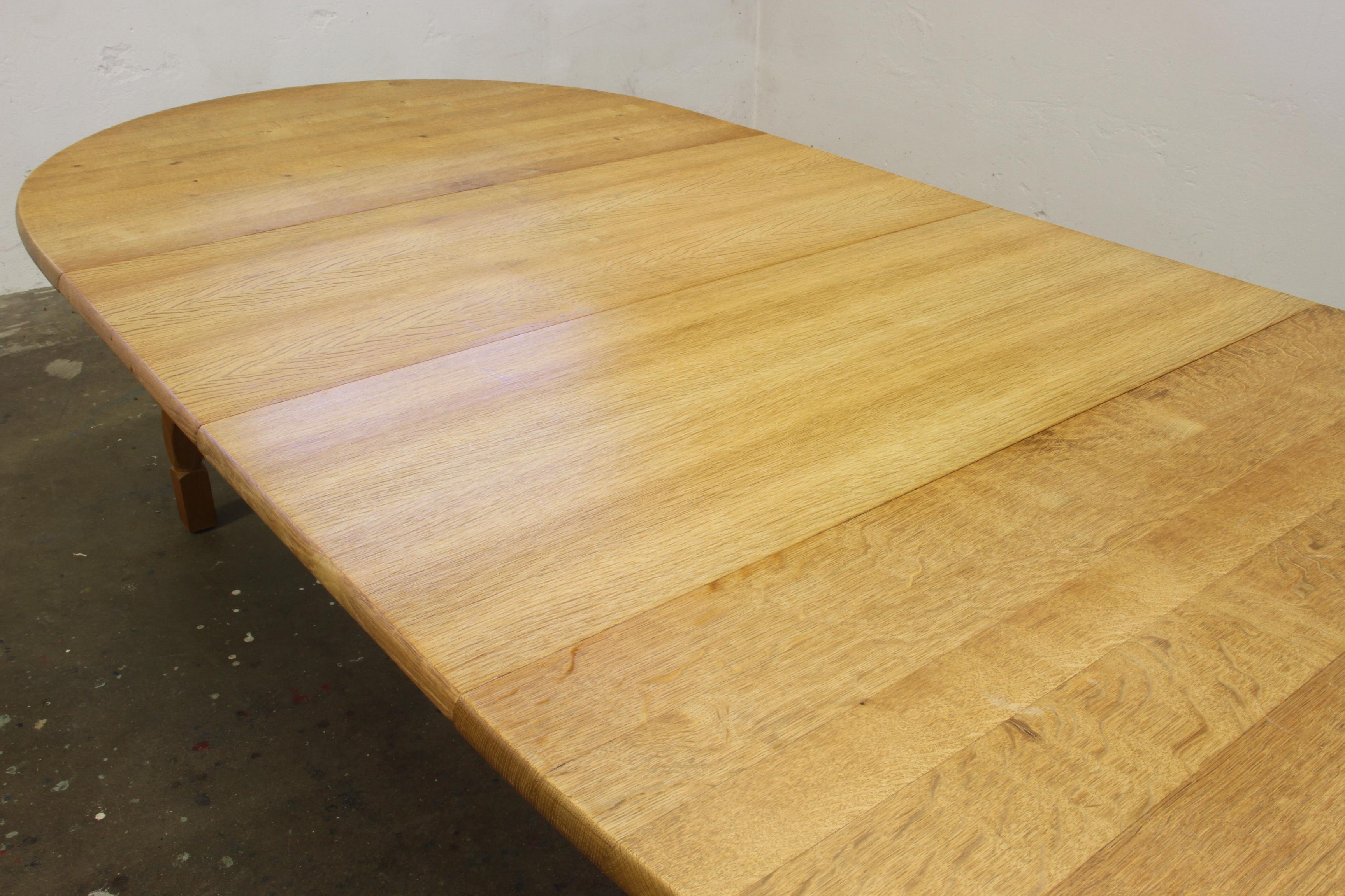 Brutalist Danish Oak Extending Dining Table in the style of Henning Kjærnulf For Sale 5