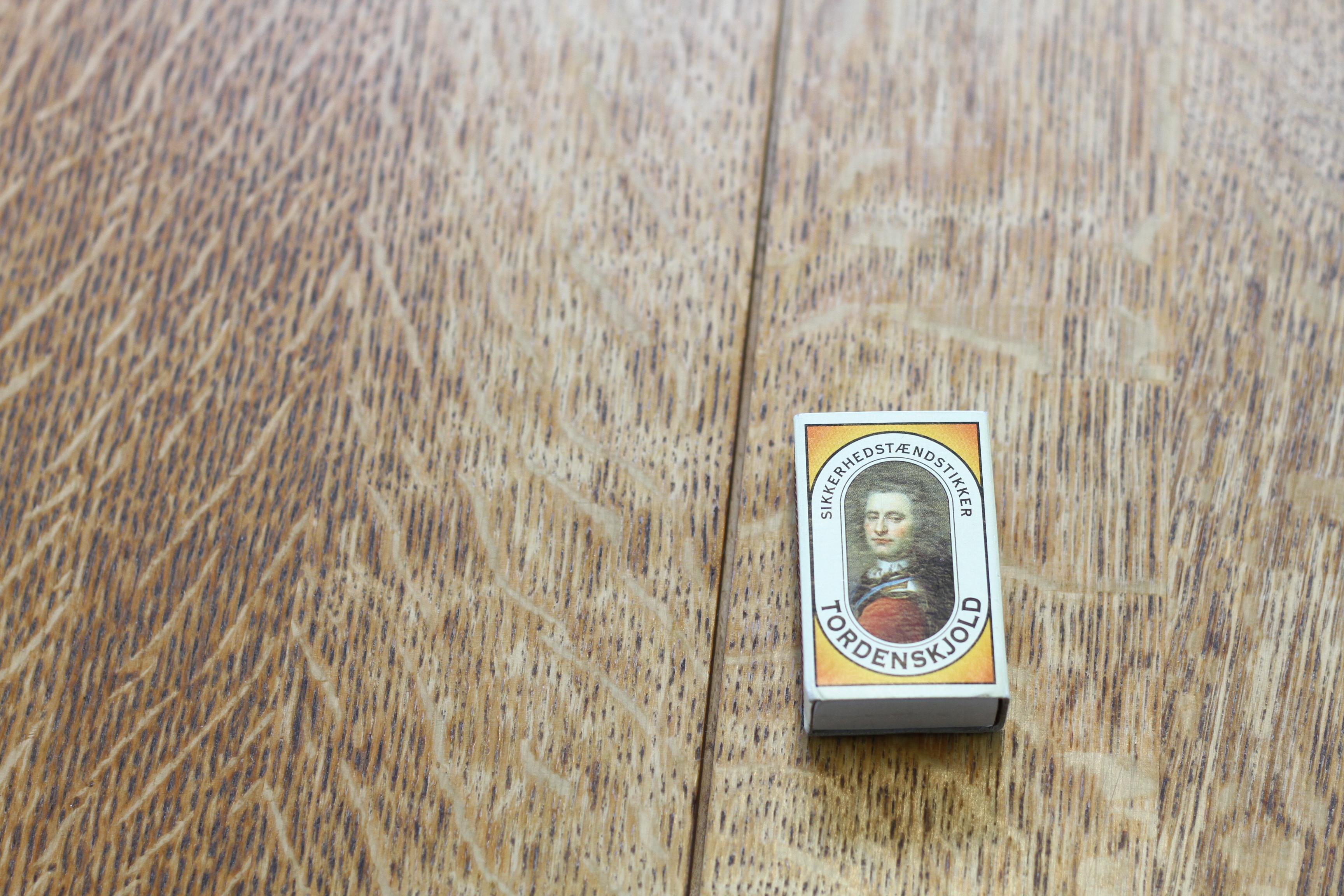 Tavolo da pranzo allungabile danese brutalista in Oak nello stile di Henning Kjærnulf in vendita 4
