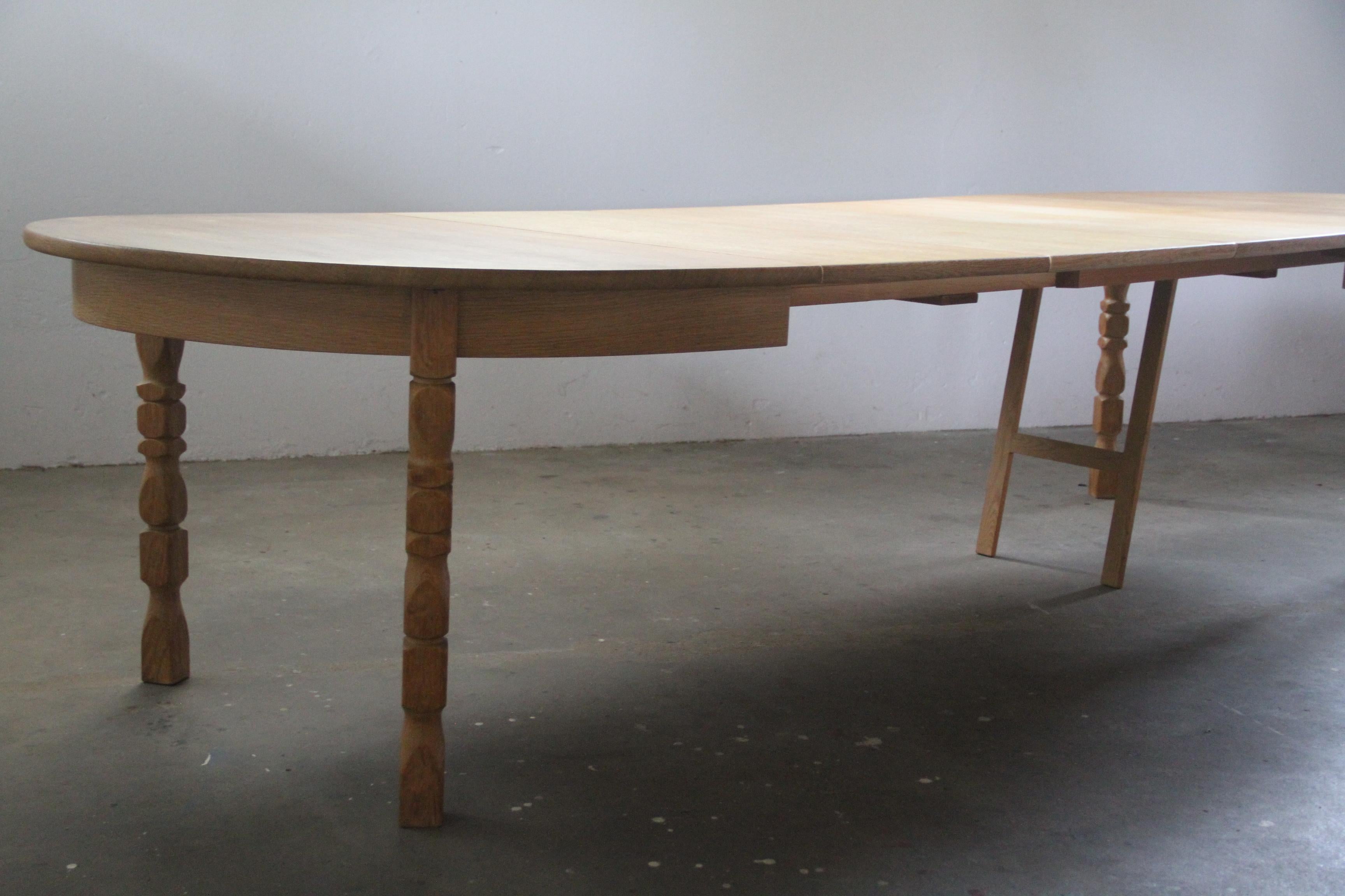 Brutalist Danish Oak Extending Dining Table in the style of Henning Kjærnulf 11