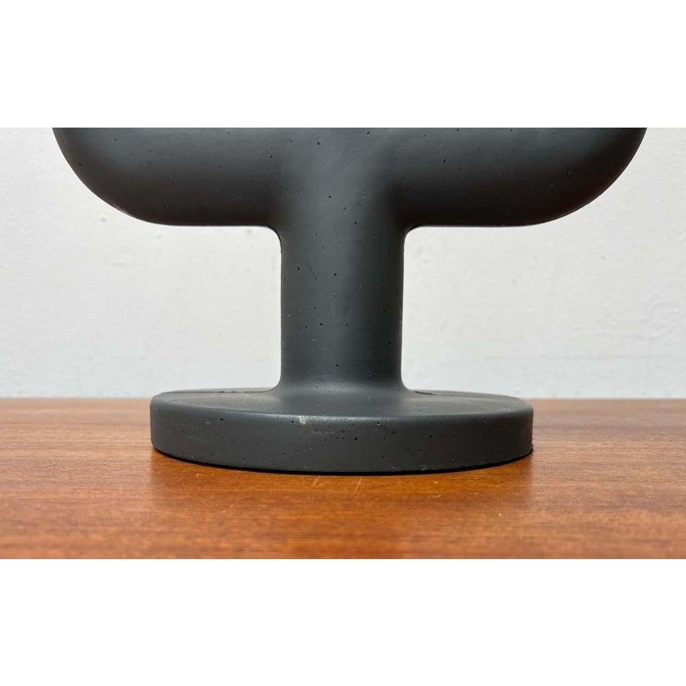 Brutalistischer Kerzenhalter der dänischen Weight Here Serie von Kibisi für Menu im Angebot 9