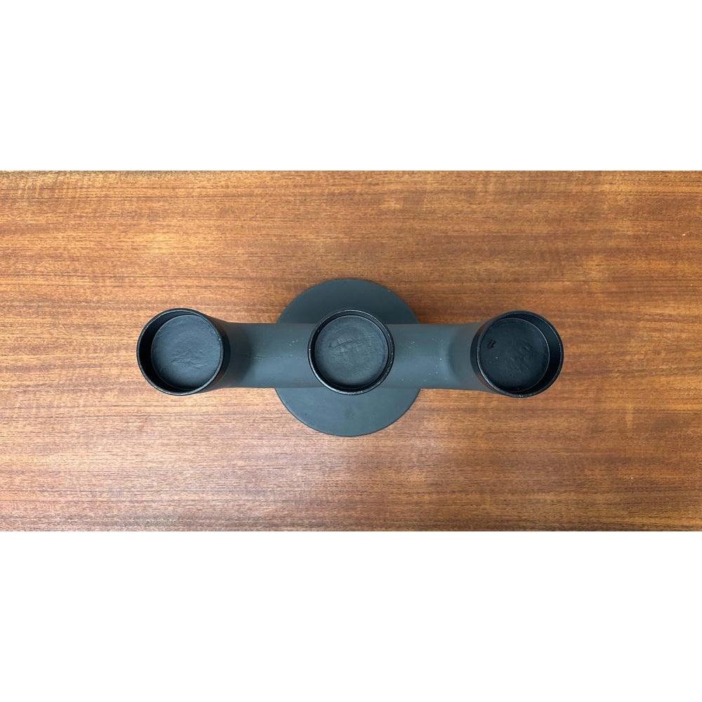 Brutalistischer Kerzenhalter der dänischen Weight Here Serie von Kibisi für Menu (Brutalismus) im Angebot