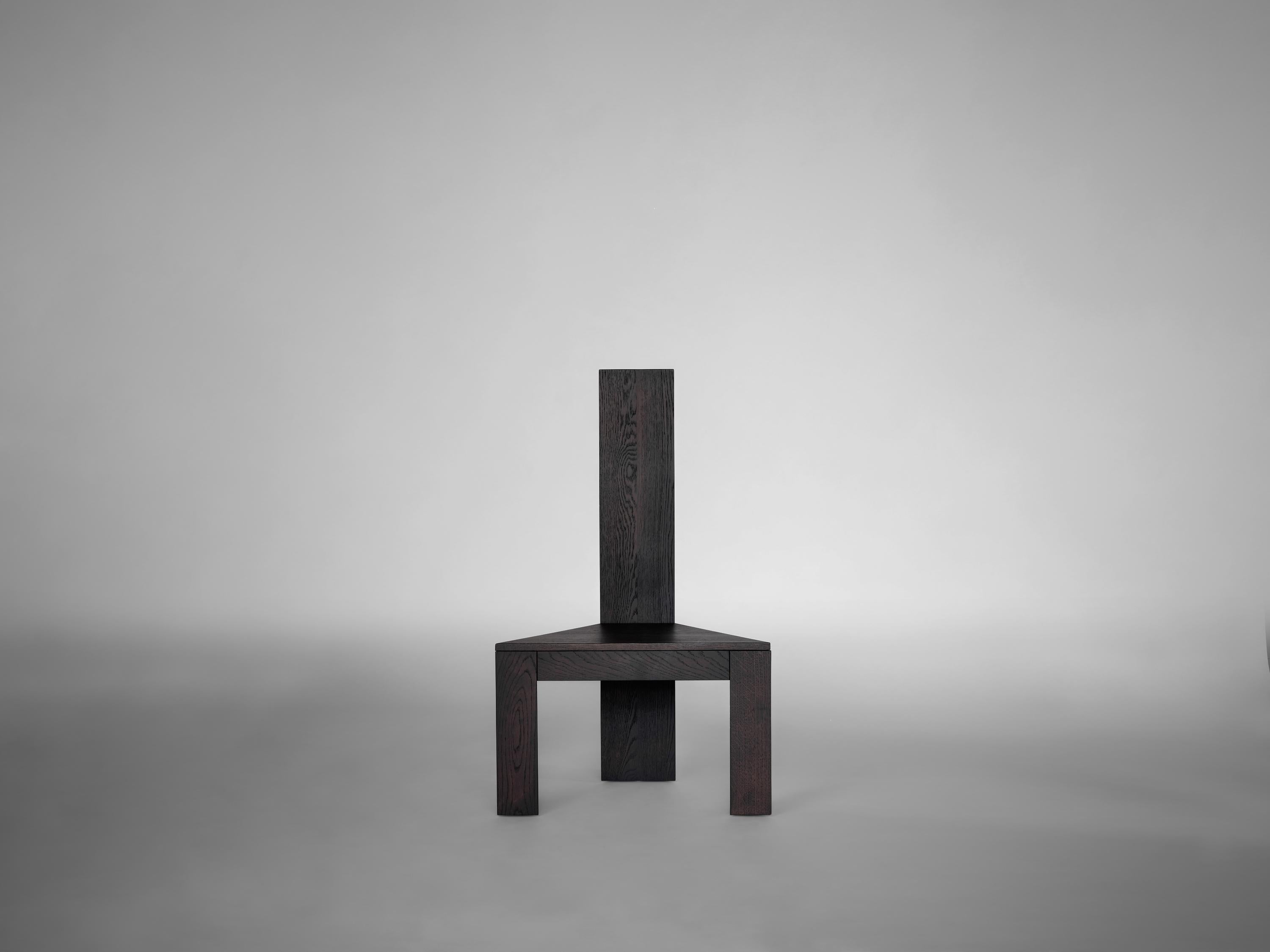 Brutalistischer dunkelbrauner Trigon-Stuhl im Angebot 9