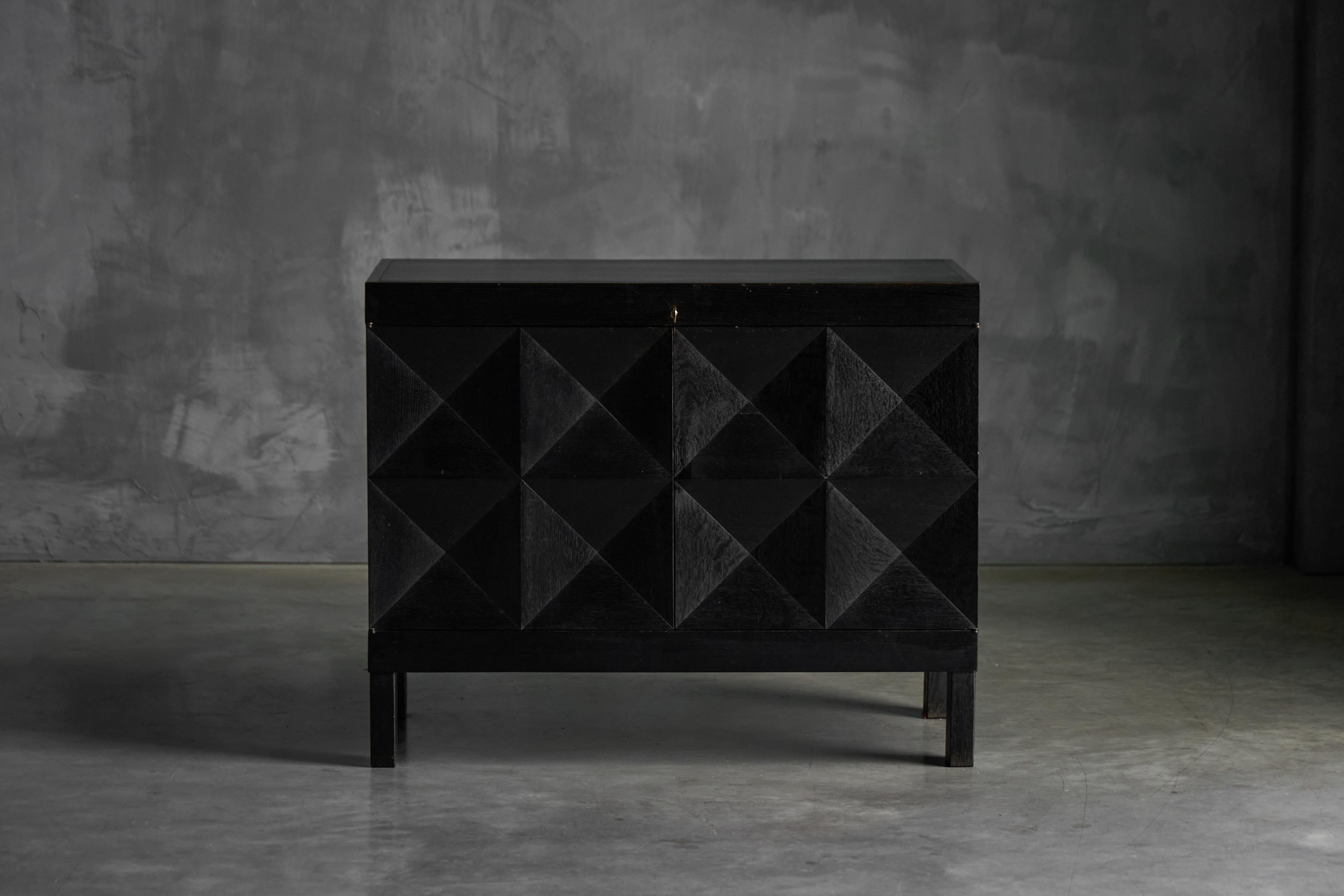 Armoire brutaliste De Coene en Oak Oak teinté, Belgique, années 1970 en vente 6