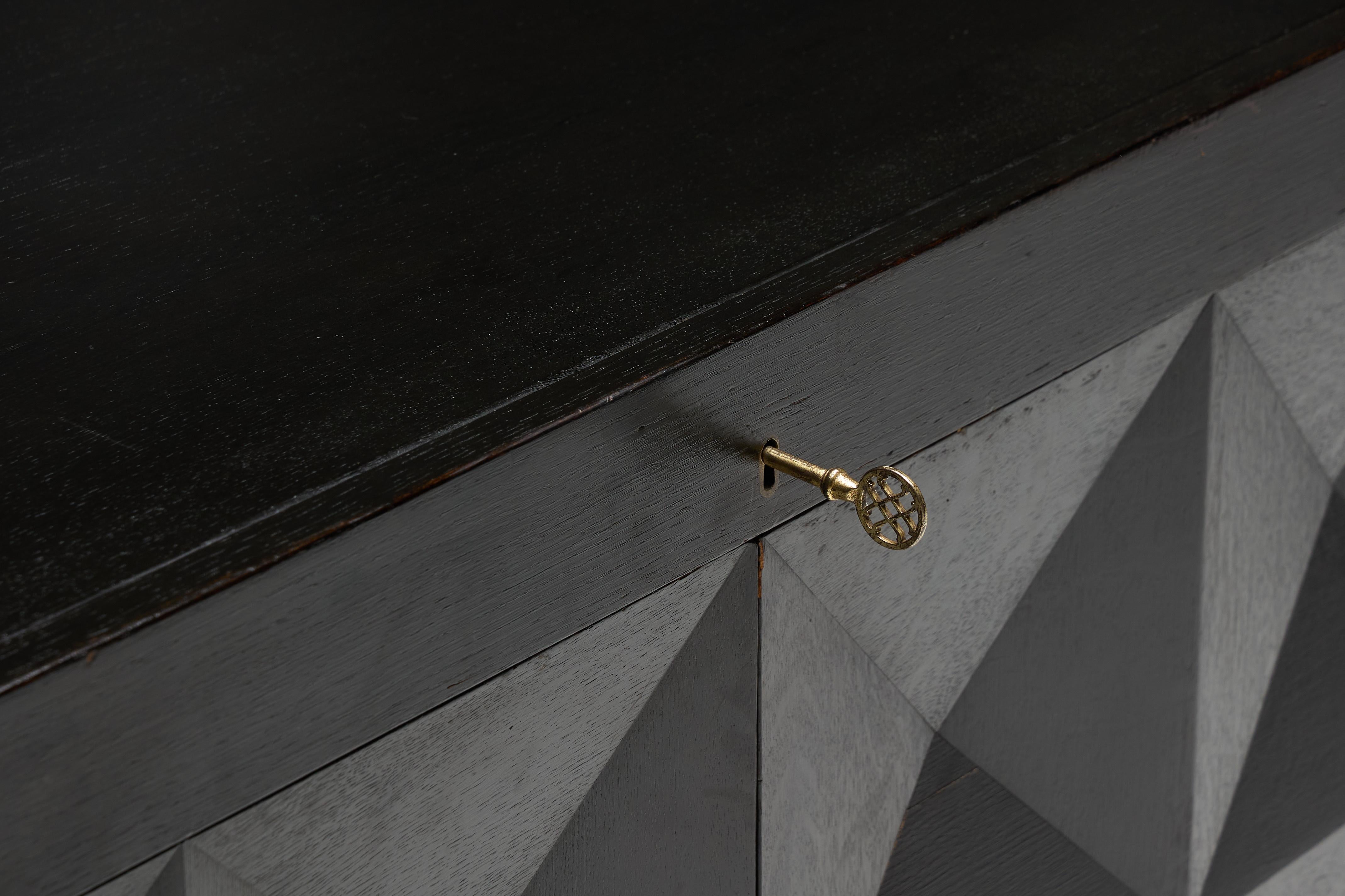 Fin du 20e siècle Armoire brutaliste De Coene en Oak Oak teinté, Belgique, années 1970 en vente