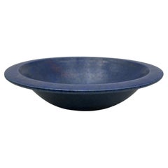 Brutalistische tiefblau glasierte Keramikschale, signiert Studio A, 1960er Jahre