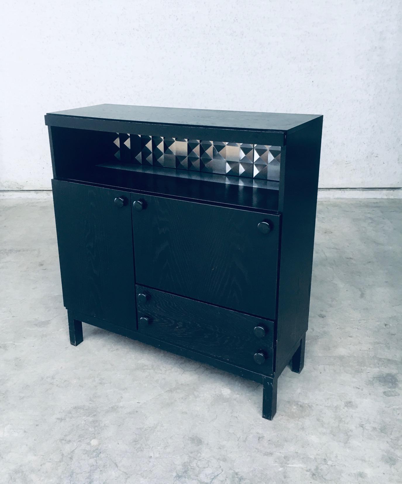 Brutalist Design Black Ebonized Dry Bar Cabinet, Belgium 1970's In Good Condition For Sale In Oud-Turnhout, VAN