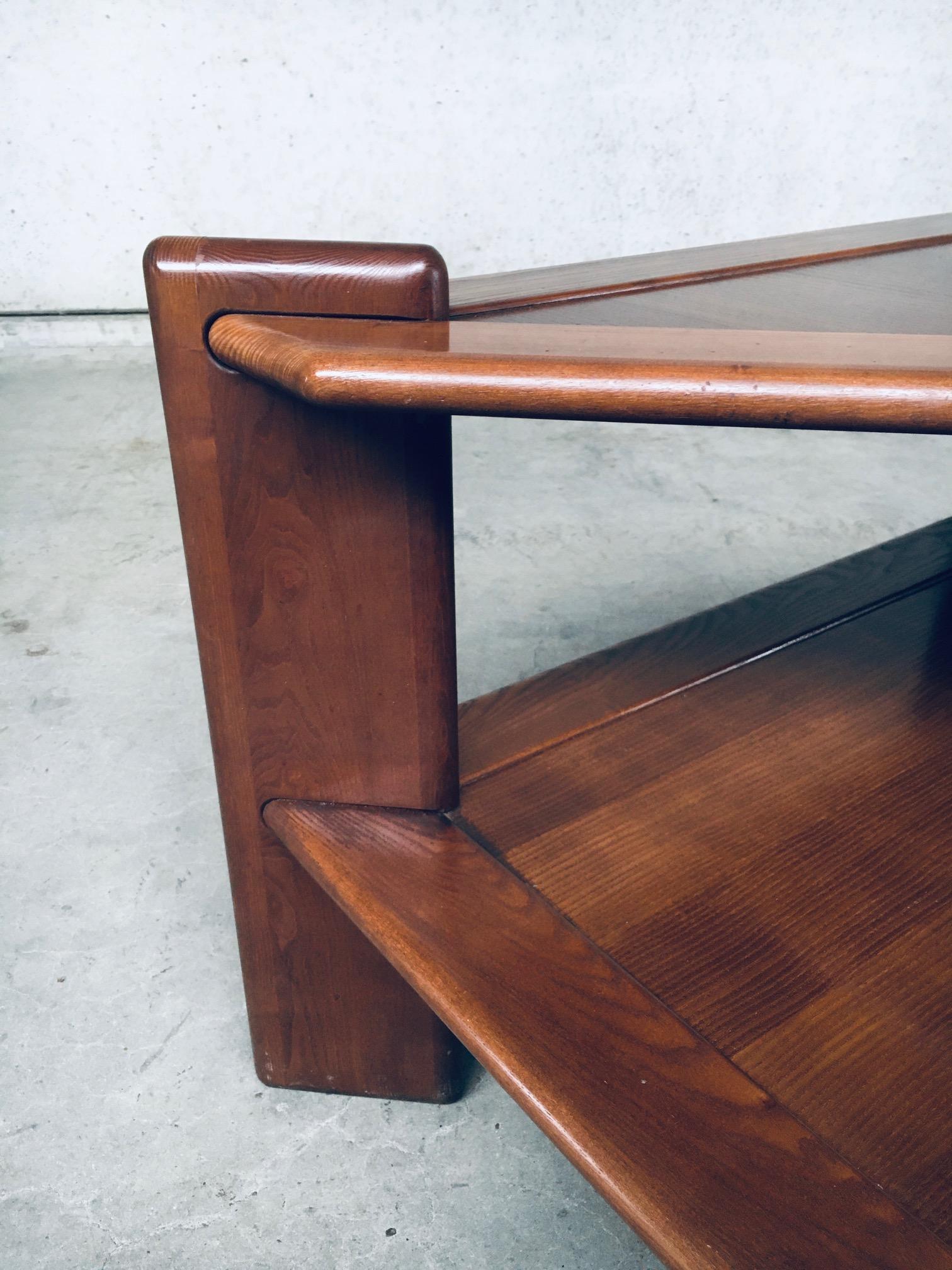 Table basse d'angle à deux niveaux au design brutaliste, France, années 1970 6