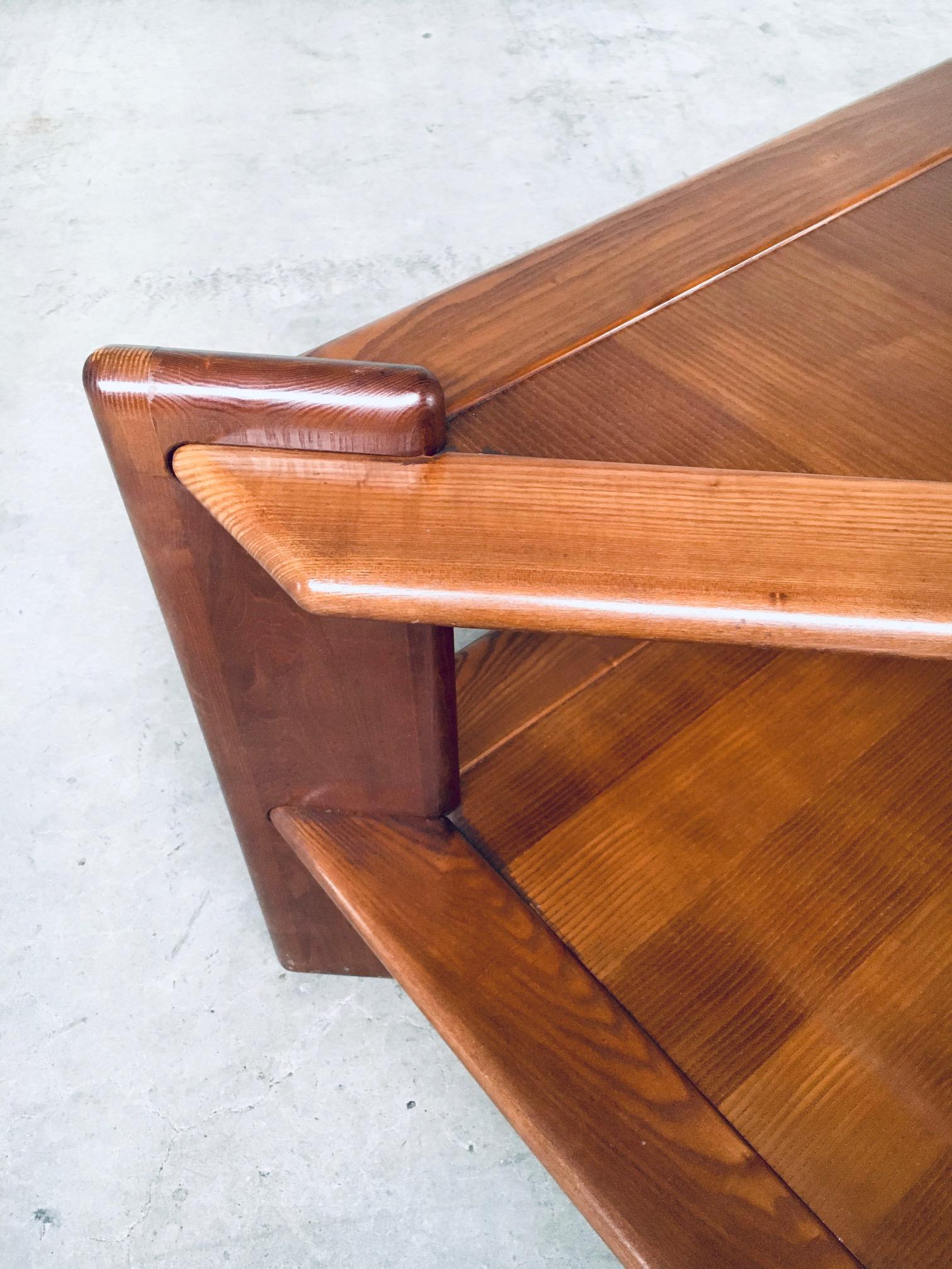 Table basse d'angle à deux niveaux au design brutaliste, France, années 1970 7