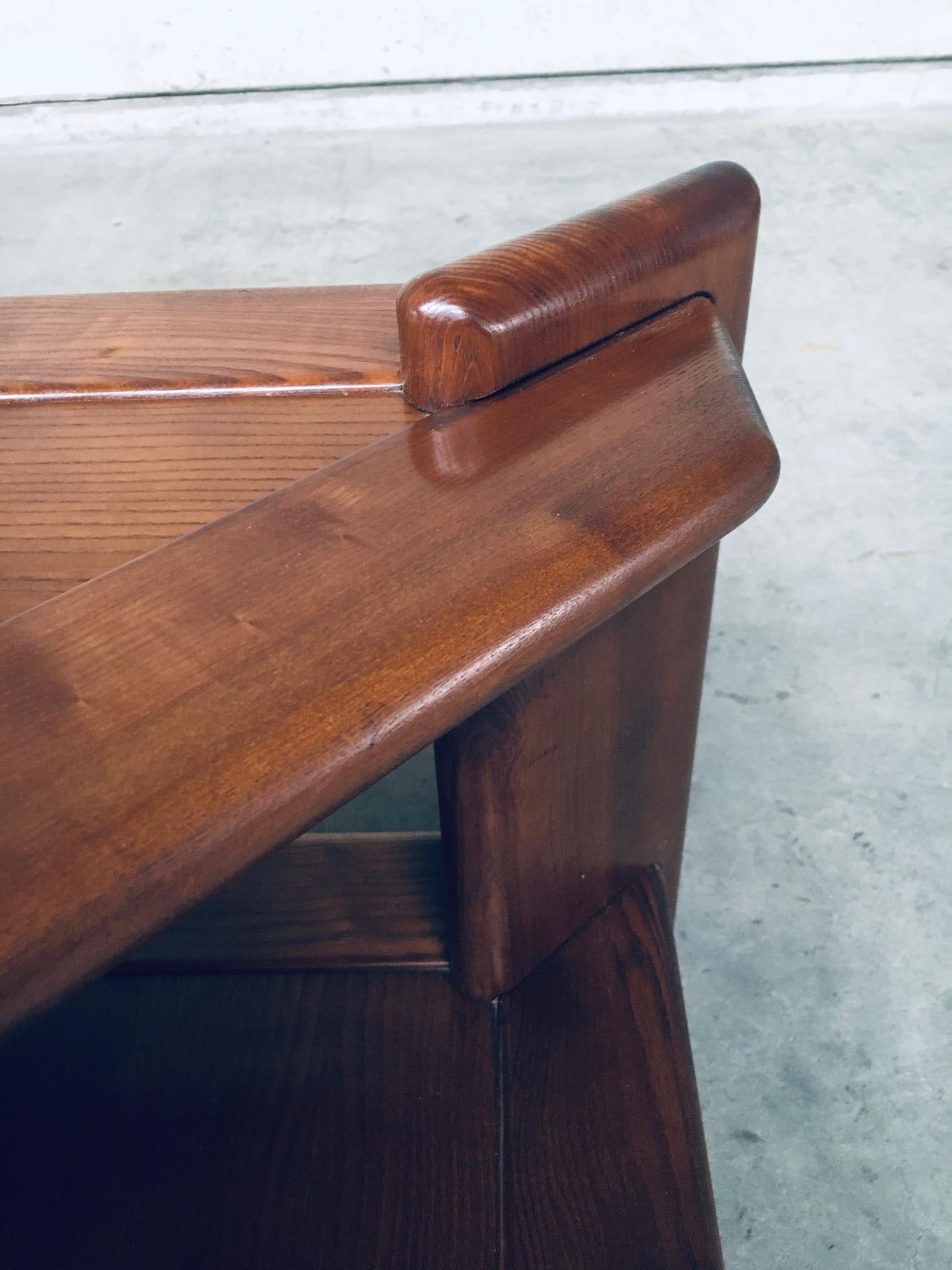 Table basse d'angle à deux niveaux au design brutaliste, France, années 1970 8