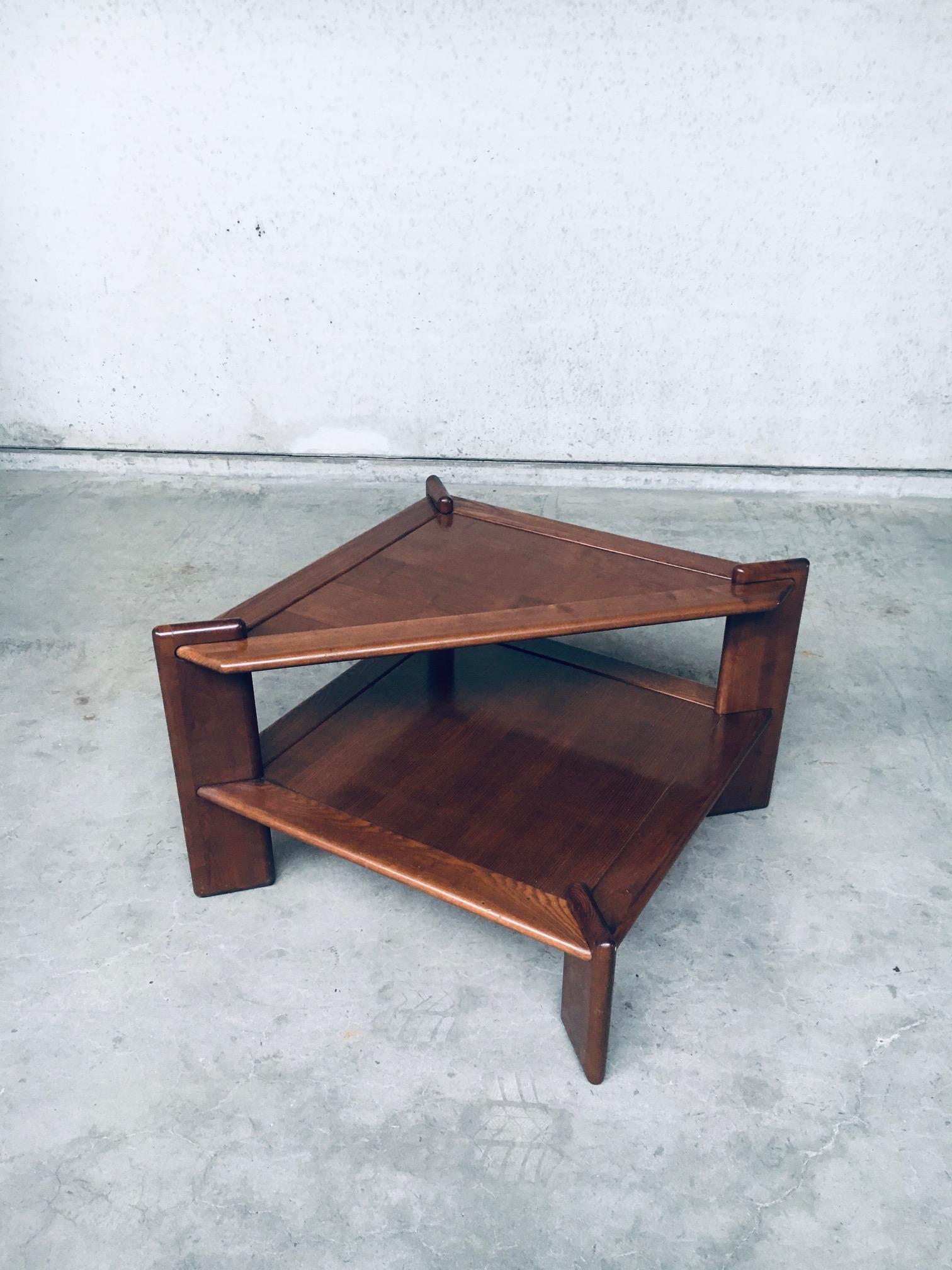 Mid-Century Modern Table basse d'angle à deux niveaux au design brutaliste, France, années 1970