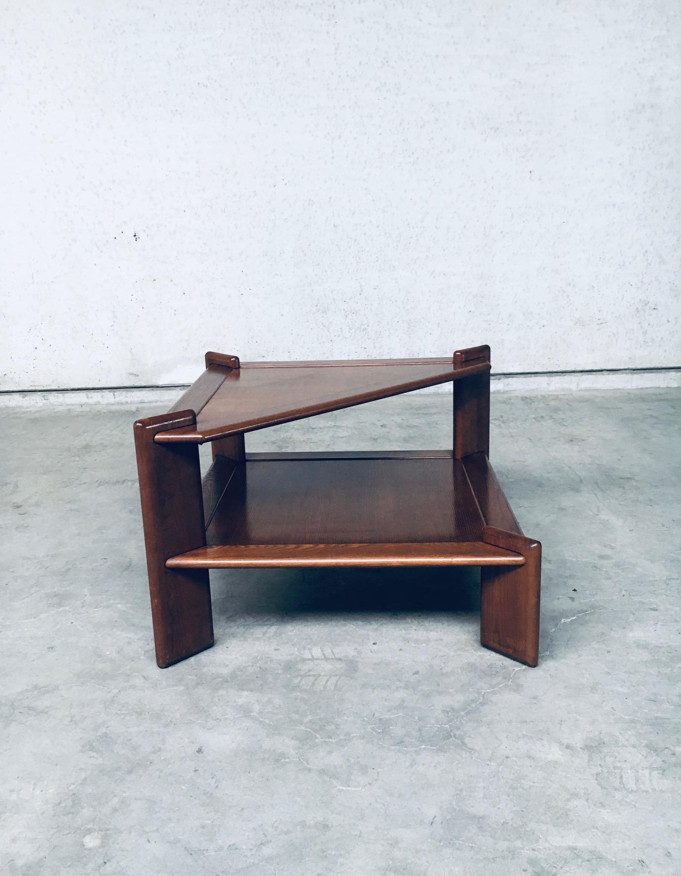 Fin du 20e siècle Table basse d'angle à deux niveaux au design brutaliste, France, années 1970