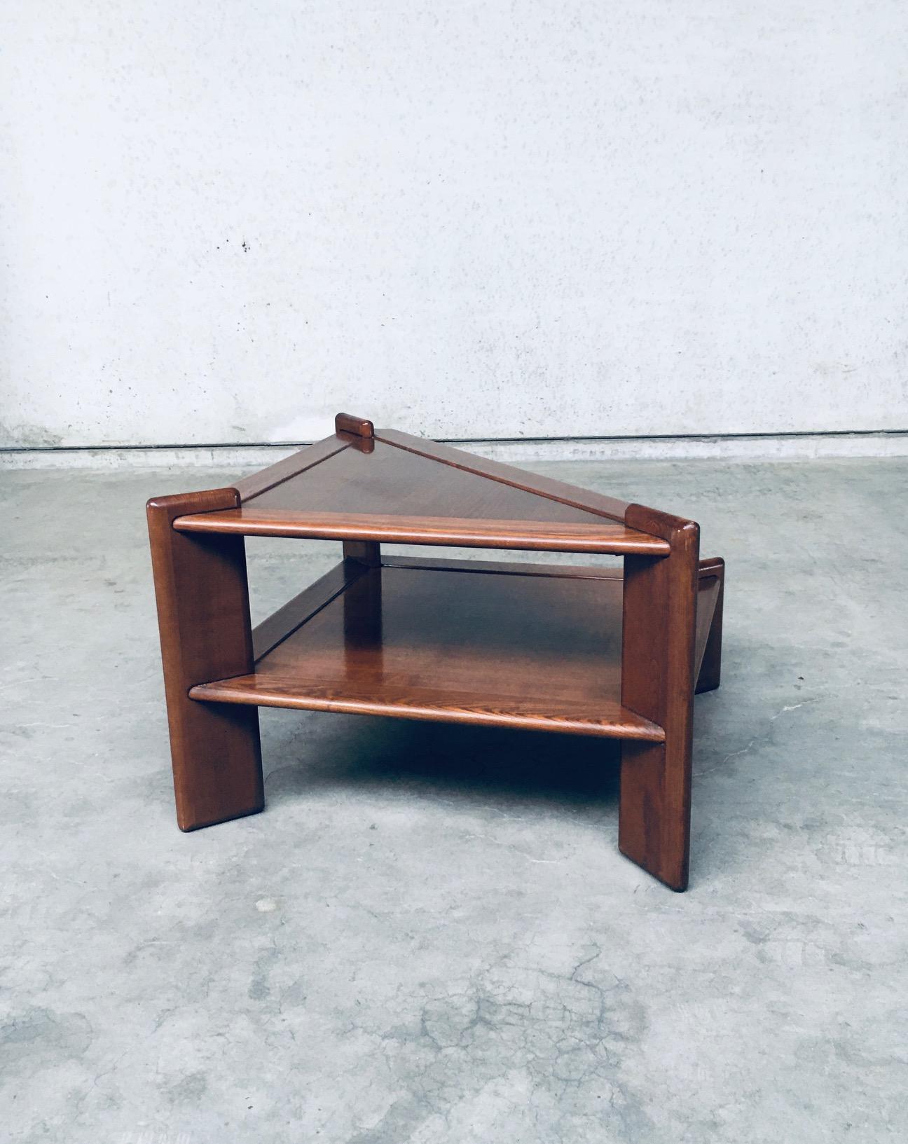 Table basse d'angle à deux niveaux au design brutaliste, France, années 1970 1