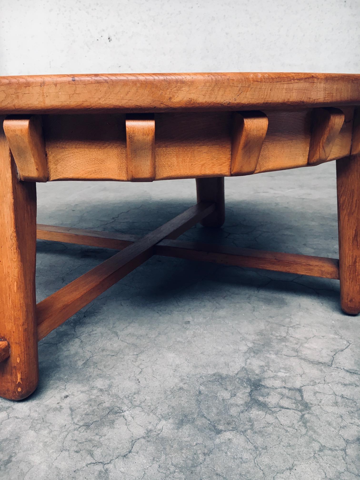 Tavolino in quercia artigianale dal design brutalista, Paesi Bassi, anni '50 in vendita 6