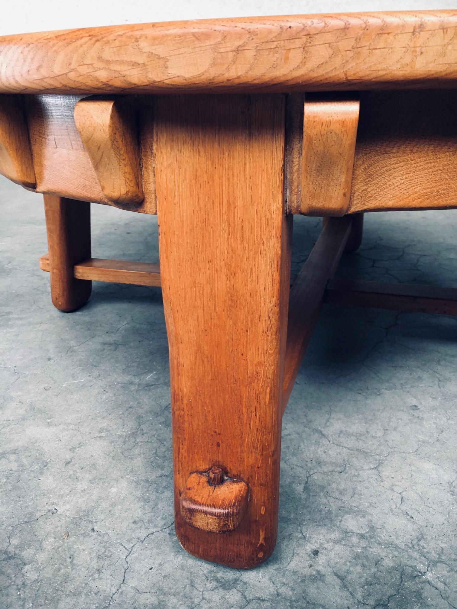 Tavolino in quercia artigianale dal design brutalista, Paesi Bassi, anni '50 in vendita 9